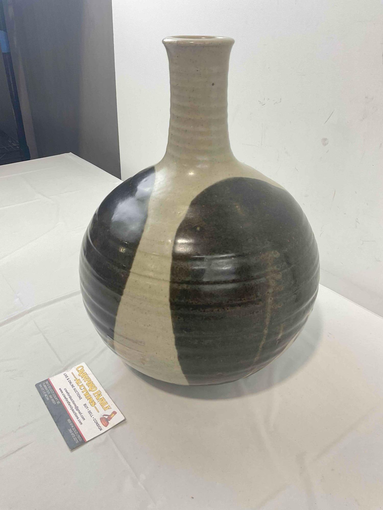 Vintage Grey & Black Glazed Ceramic Urn Vase. Signed by Artist LG. Excellent Condition. See pics. - 2