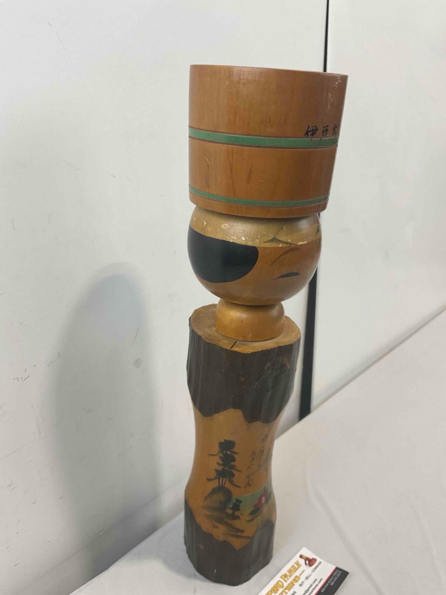 Vintage Traditional Japanese Carved Wooden Kokeshi Doll Souvenir. Excellent Condition. See pics. - 3