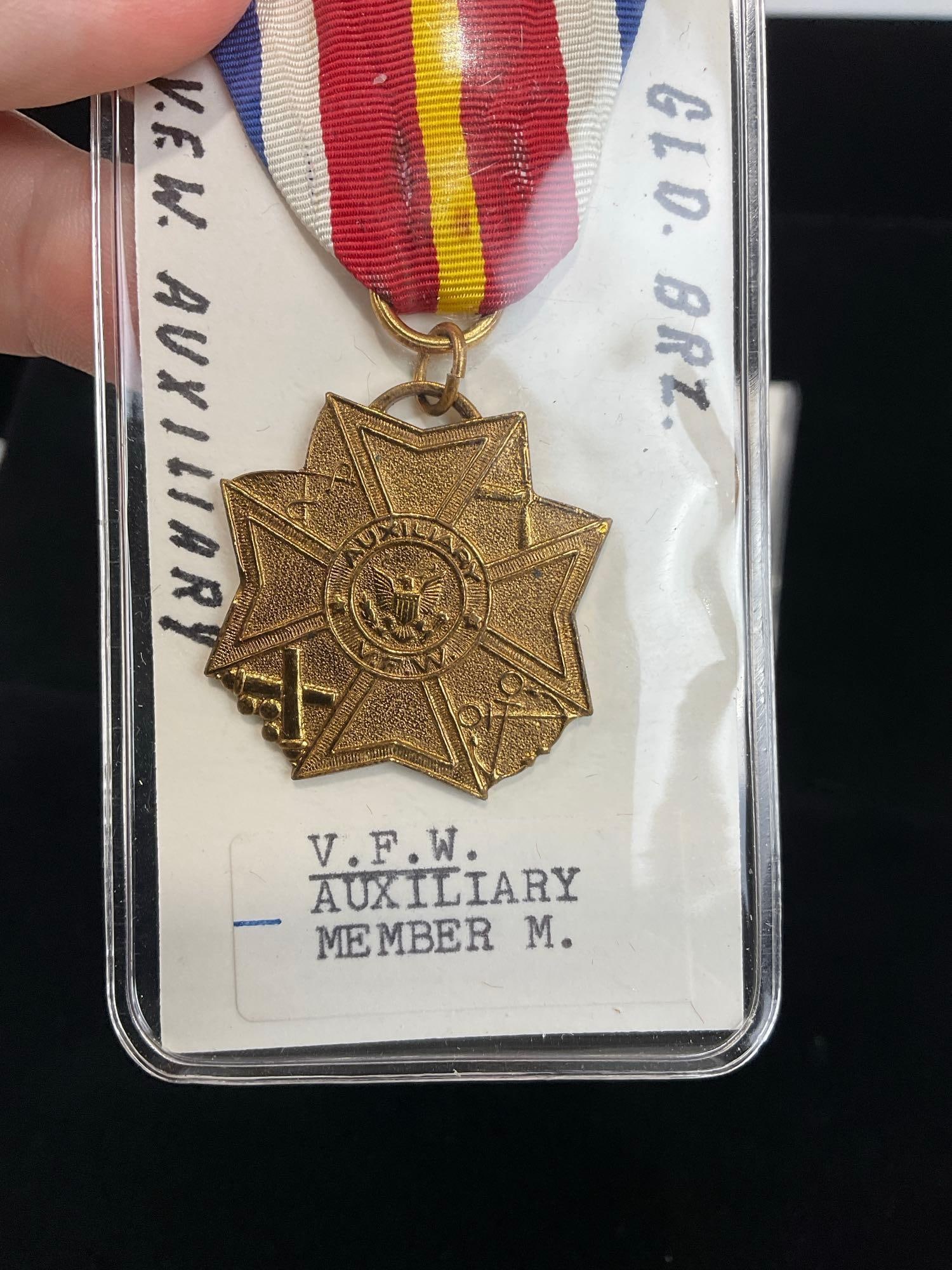 4 VFW US Medals, 2x WW2 Era Member Medals & ROTC & 2x Auxiliary Member Medals - 3