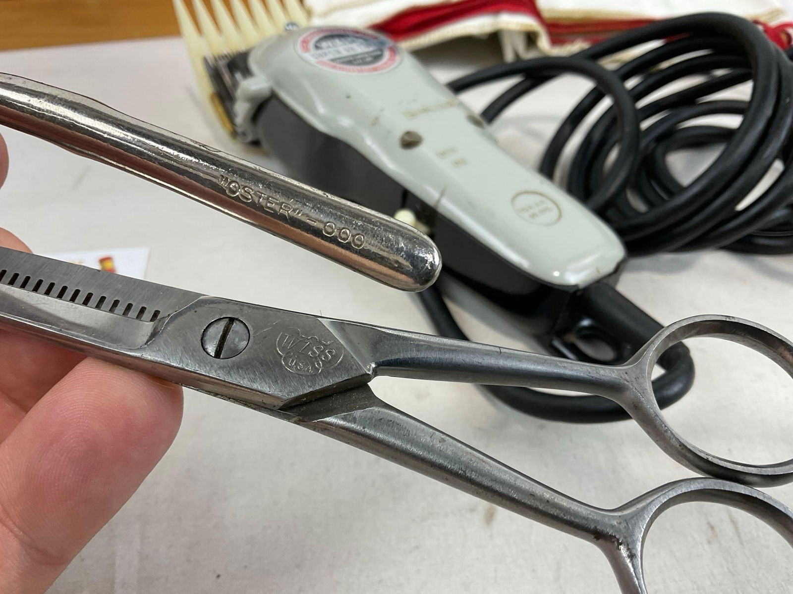 Barber Kit, Wahl Super 89 Taper Clippers, Cape, Thinner, & Hand Buzzer, in Wooden Case - 4