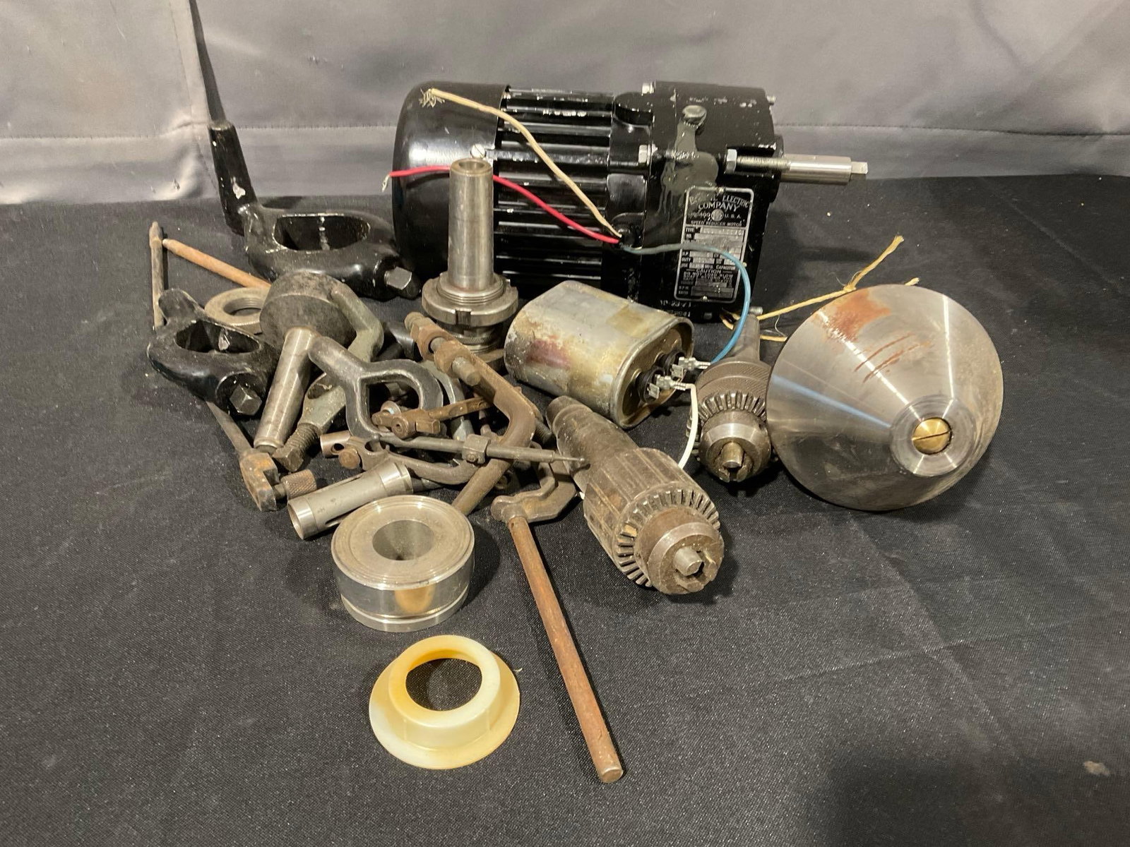 Vintage Bodine Electric Co Speed Reducer Motor, Handful of Chucks, Vises, & more: Appears to be in fair to good shape. The piece measures approx 9h x 19w x 7d inches. See pics. E-5180 *No in-house shipping, due to size and weight*