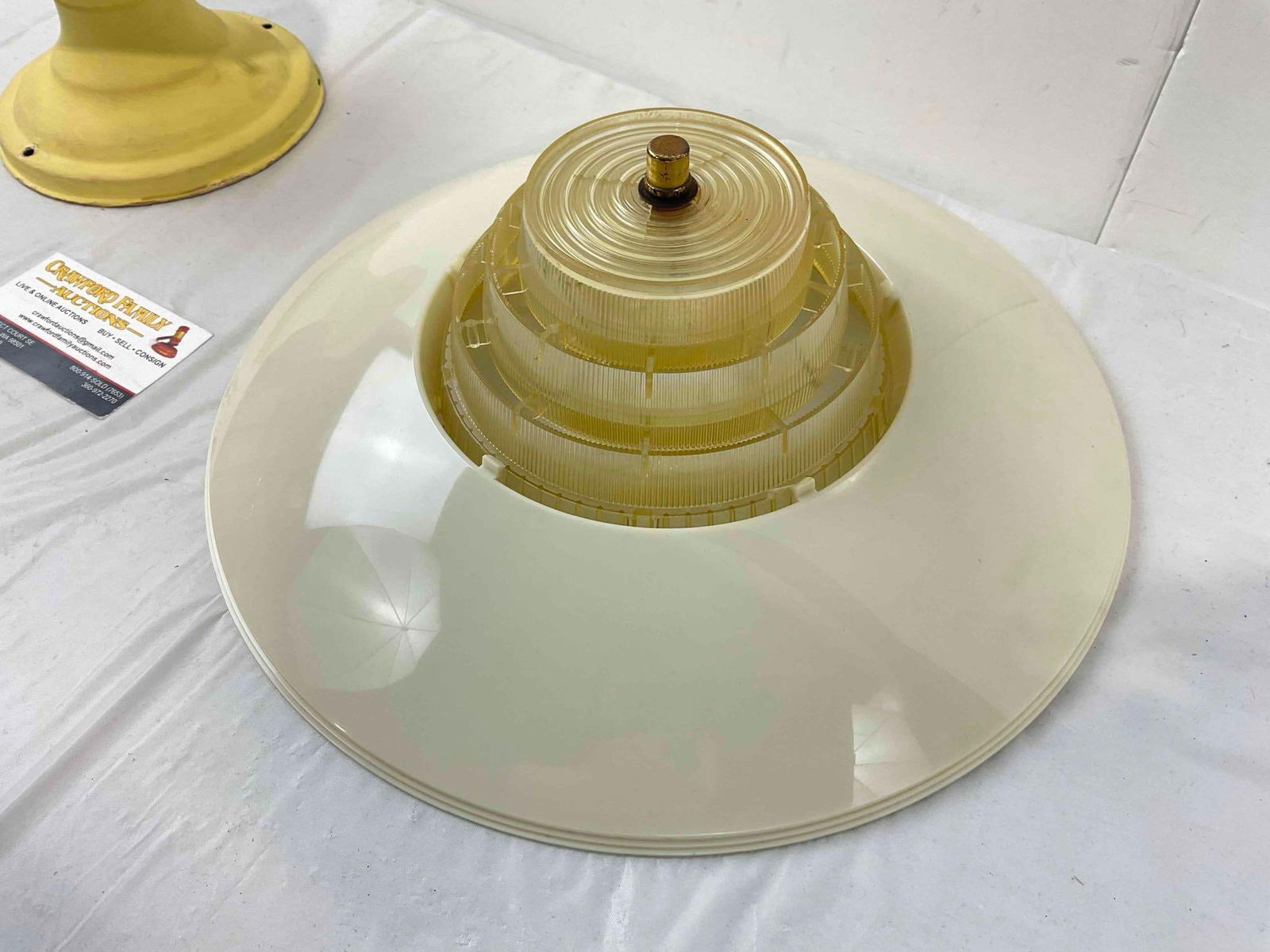 2 pcs Vintage Lamp Shades, incl. 1x Mid Century Modern Beige Lamp Shade & More. See pics. - 2