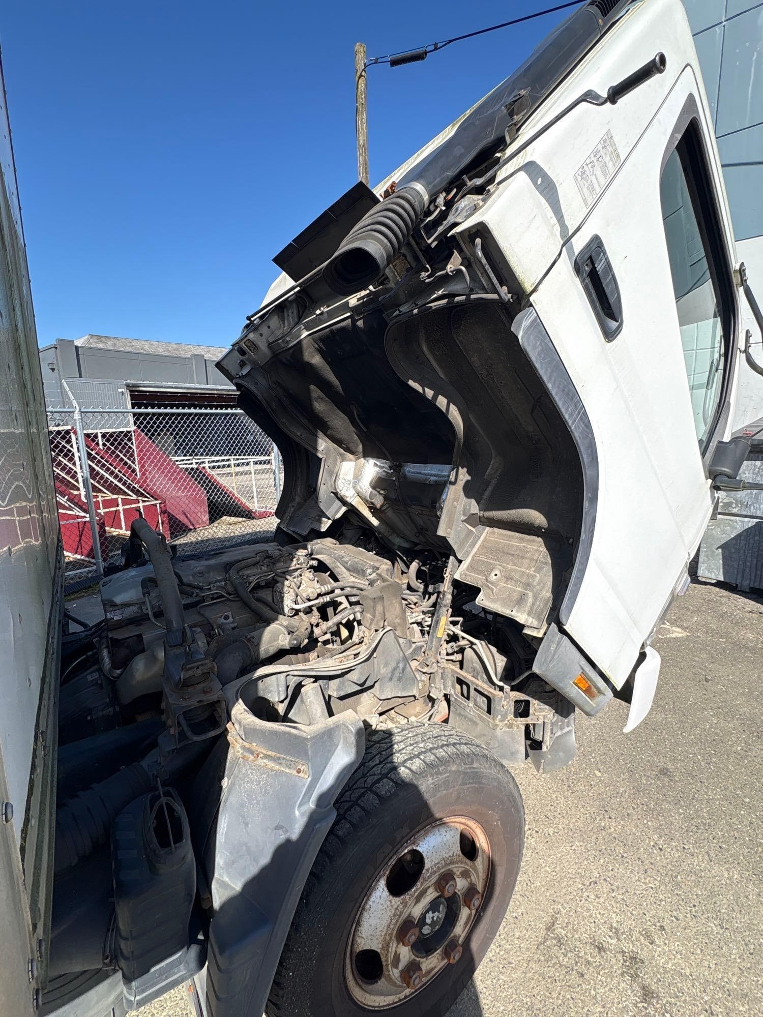 Mitsubishi/Fuso 2007 FE140 with blown head gasket 282,372 miles - 7