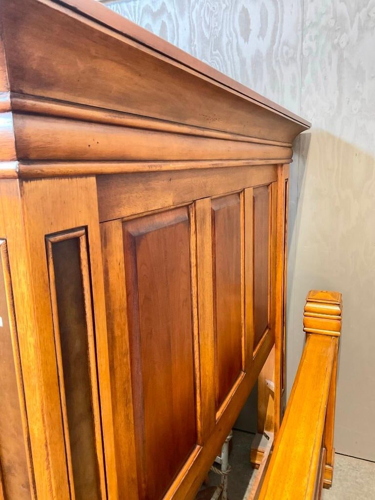 Klaussner "Dick Idol" Cherry and Maple finish two tone Queen rustic bed frame - 4