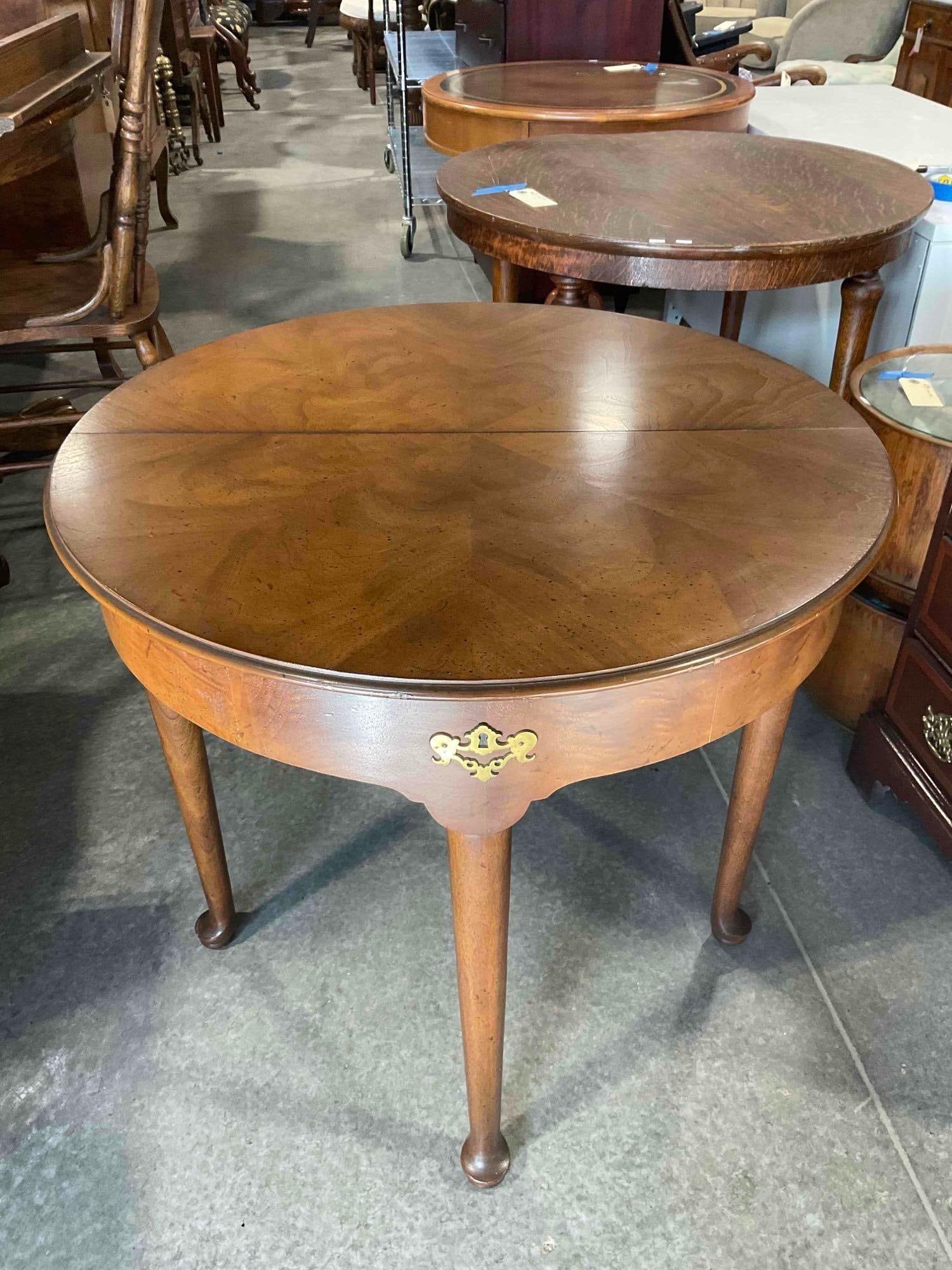 Vintage Henredon Walnut? Wood Demilune Flip Top Card Console Table. Excellent Condition. - 6