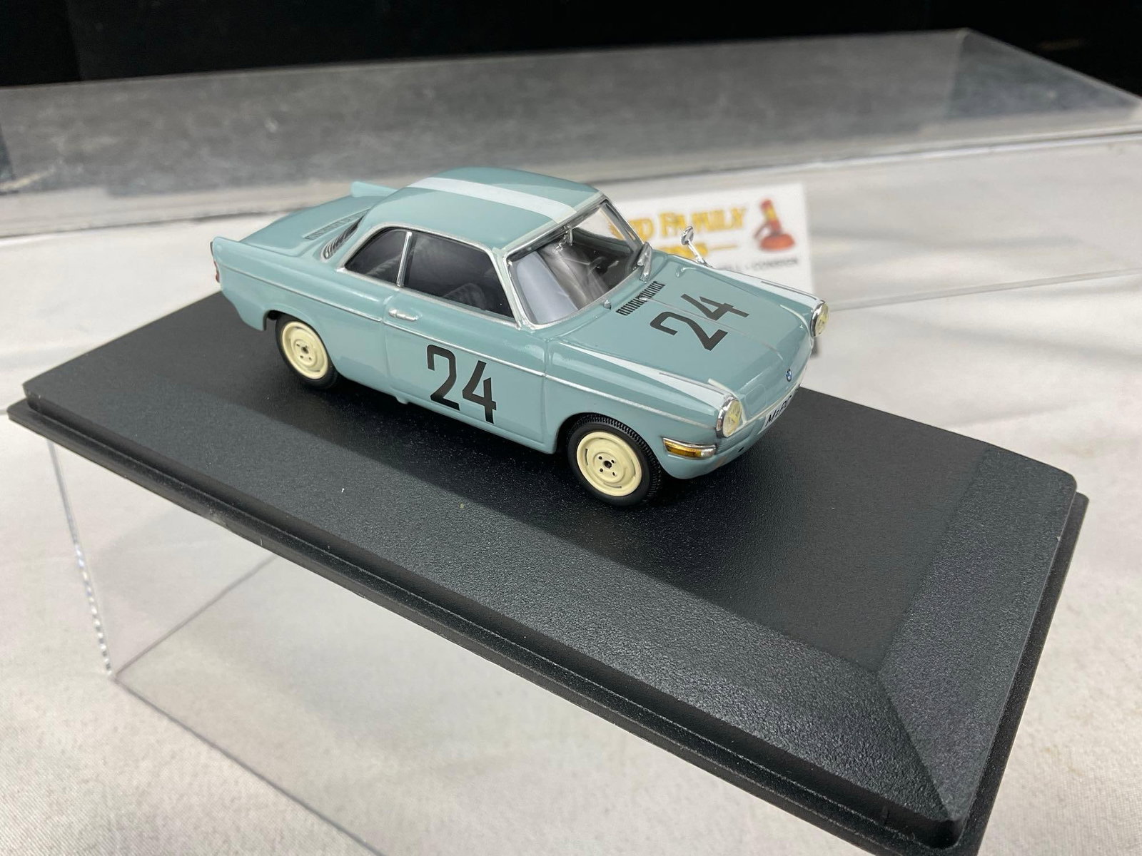 2 1/43 Scale Diecast Cars, 1973 Spark Porsche 911 Carrera & 1960 BMW 700 Coupe - 6