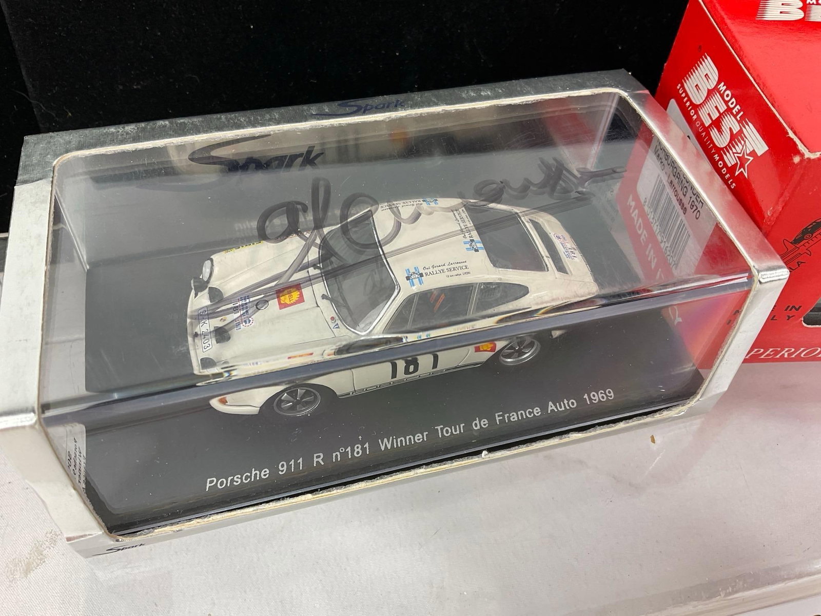 2 1/43 Scale Diecast Cars, Spark 1969 Porsche 911 & 1970 Porsche 908 Flunder, signed by G. Larrou... - 2