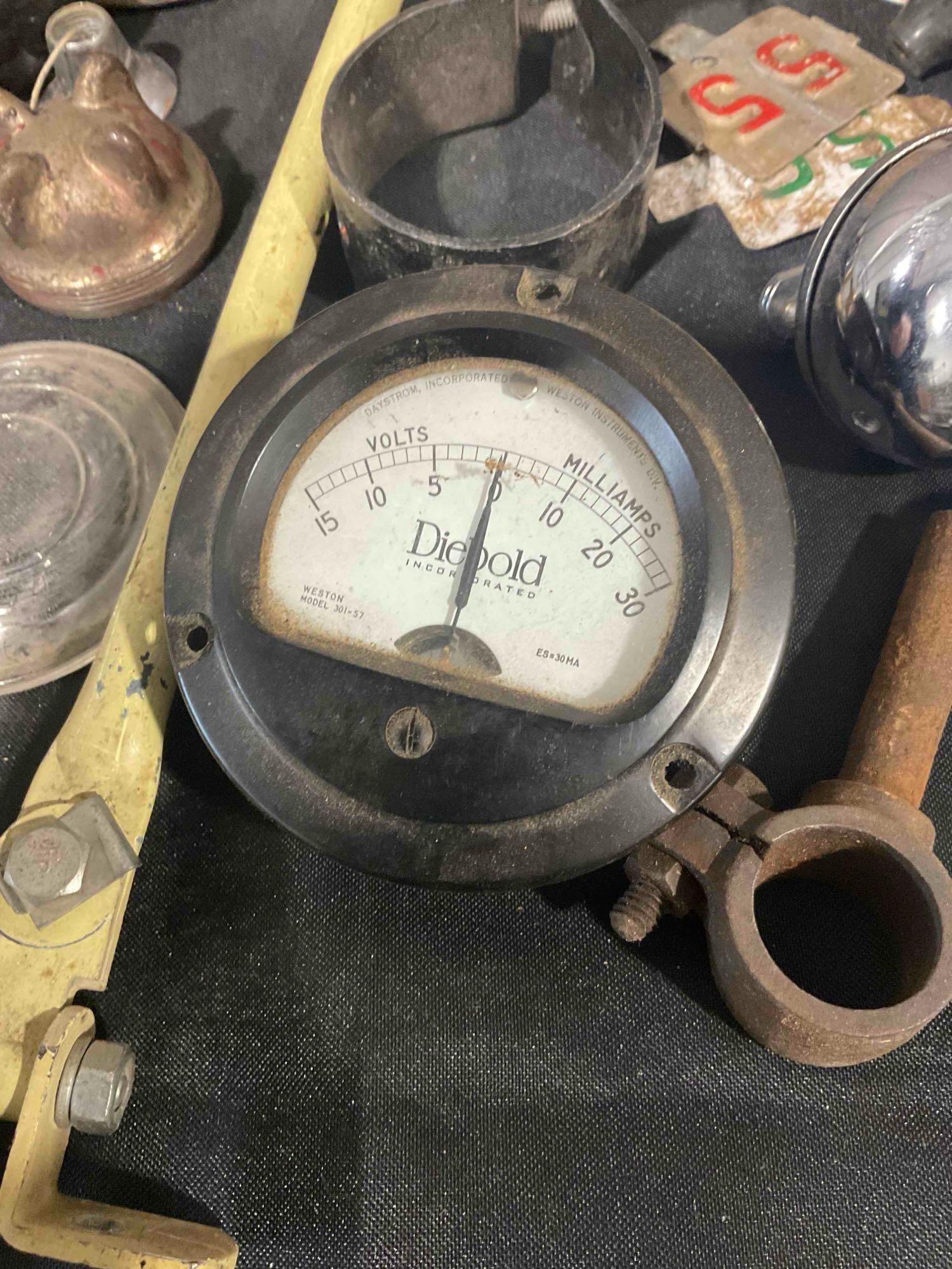 30+ pcs Vintage Car Parts & Assorted Mechanical Pieces, incl. Mirrors, Gauges & More! See pics. - 5