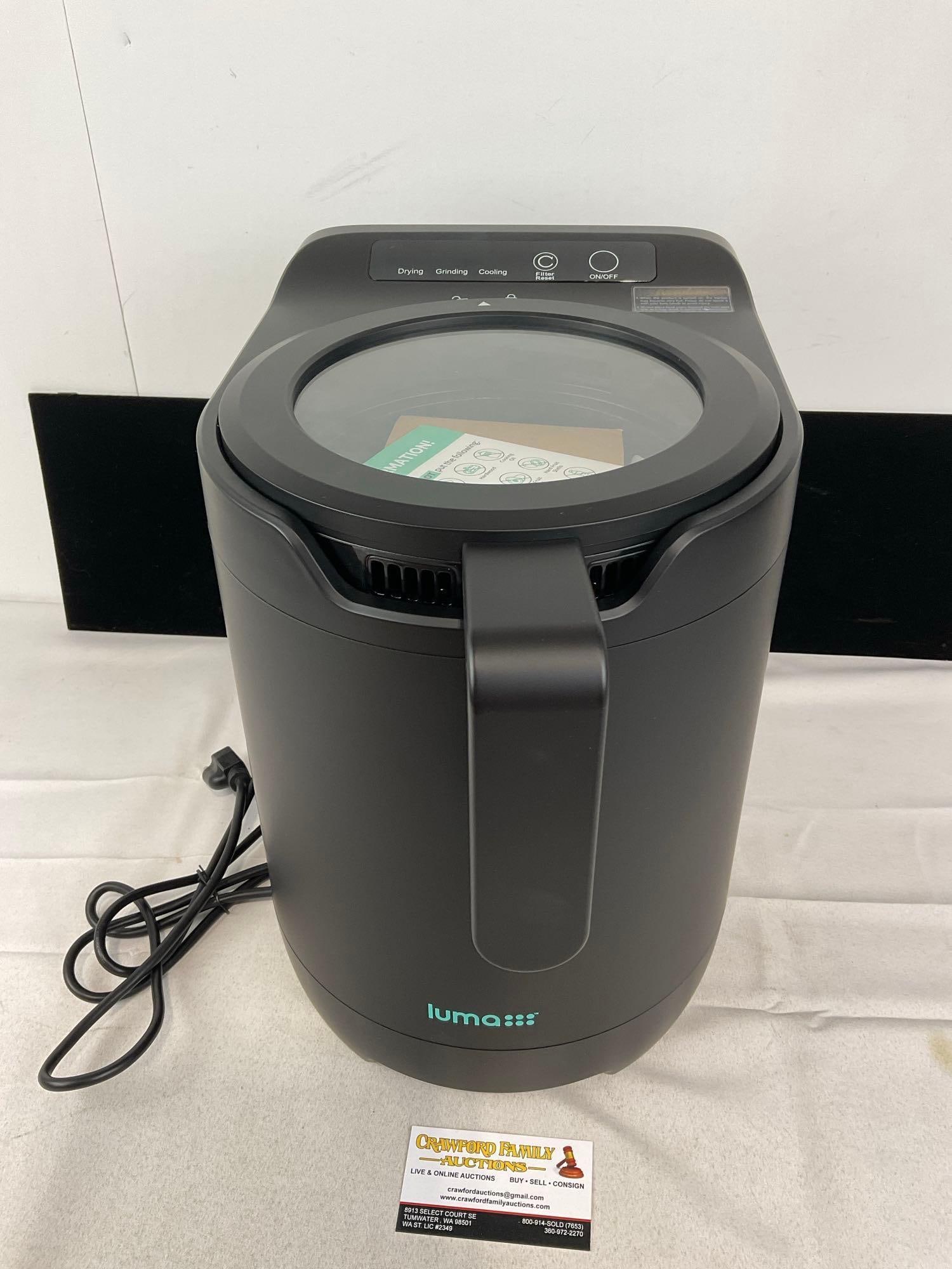 LUMA 2.5L Electric Food Waste Composter, model LFC025BK00, tested & working, New in Box, 18x18x14...: Appears to be in good shape. The piece measures approx 18h x 18w x 14d inches. See pics. E-5730 