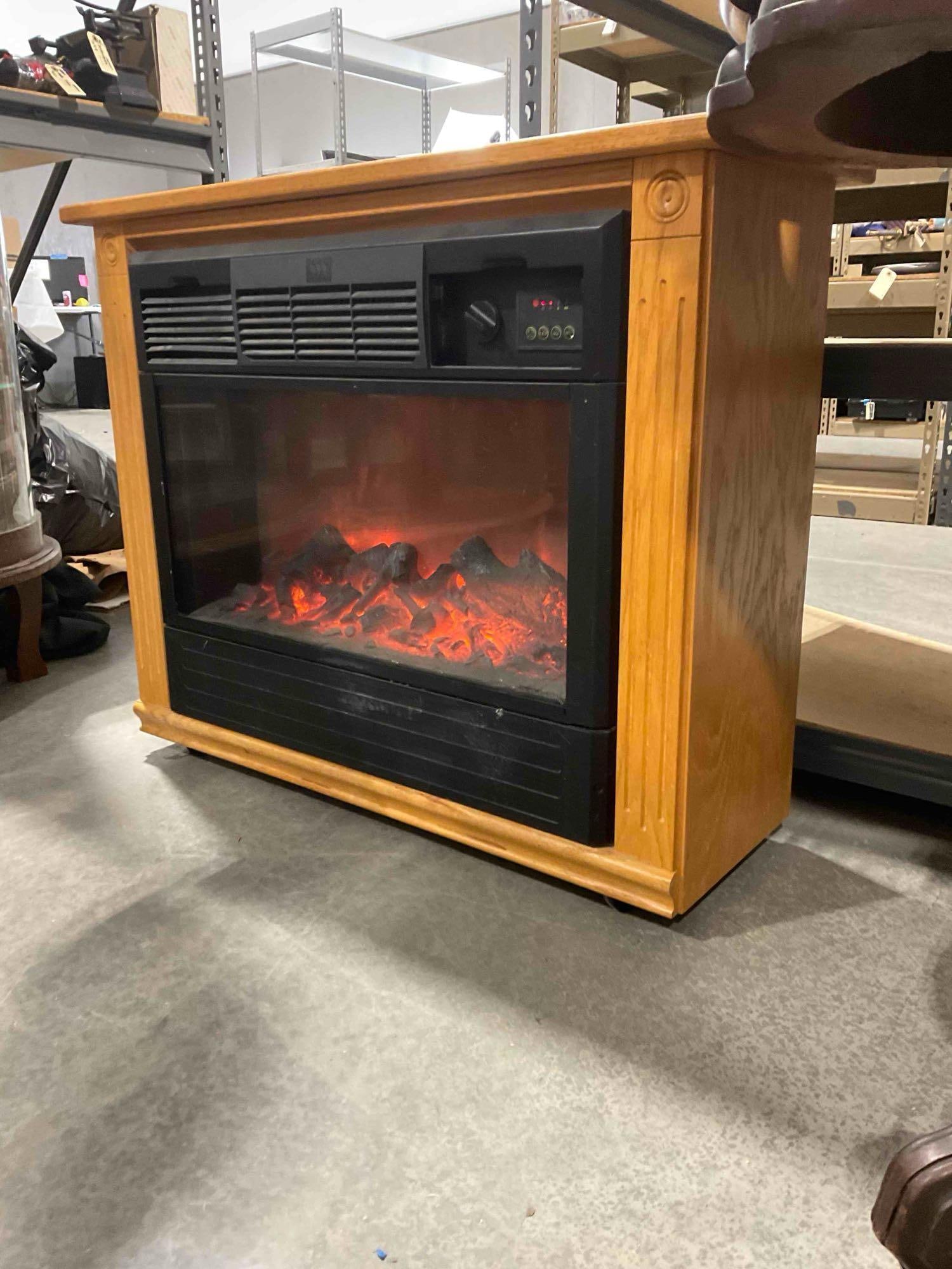 Heat Surge Oak Finish Electric Fireplace Model M5. Tested, Works. Good Condition. See pics. - 3