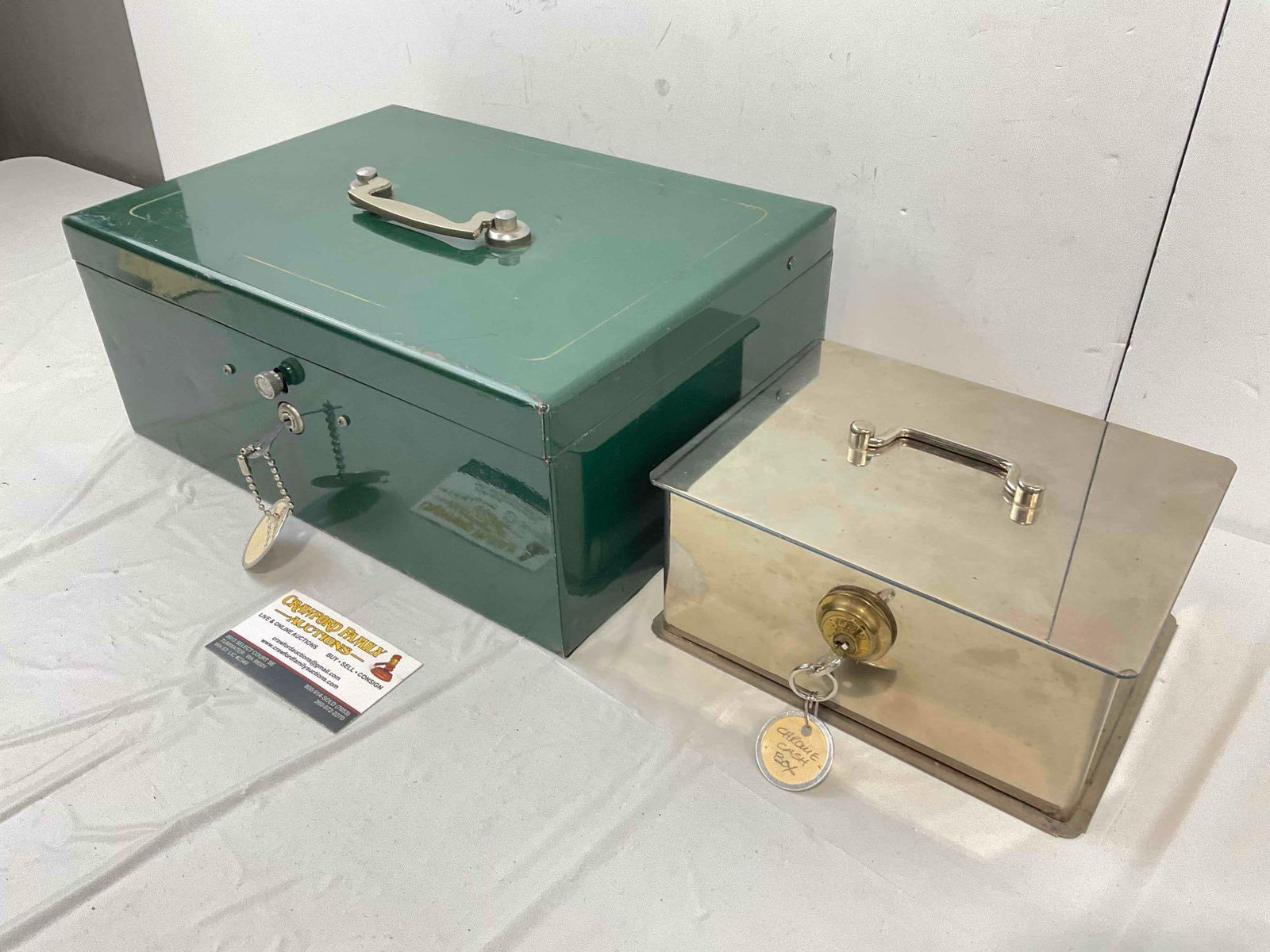 2 pcs Vintage Metal Lock Cash Boxes w/ Keys, Hunter Green & Chrome. Very Good Condition. - 2