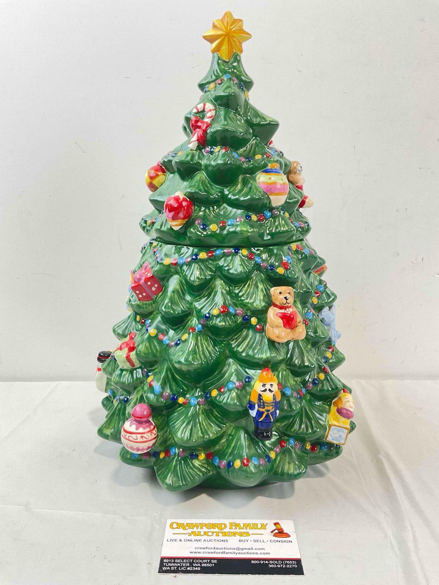 Christopher Radko Traditions Holiday Celebrations Ceramic Christmas Cookie Jar. See pics. (1 of 8)