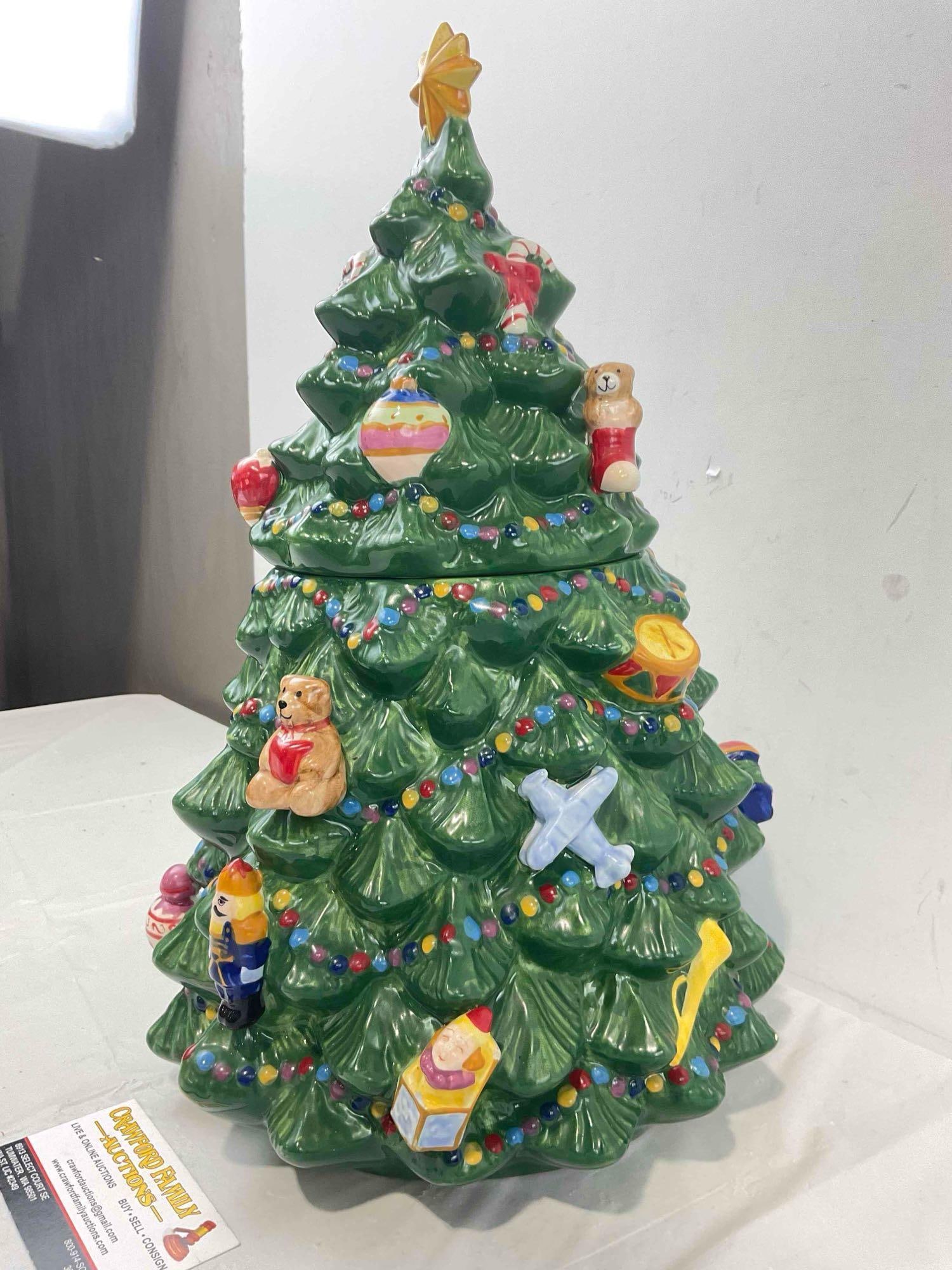 Christopher Radko Traditions Holiday Celebrations Ceramic Christmas Cookie Jar. See pics. - 2