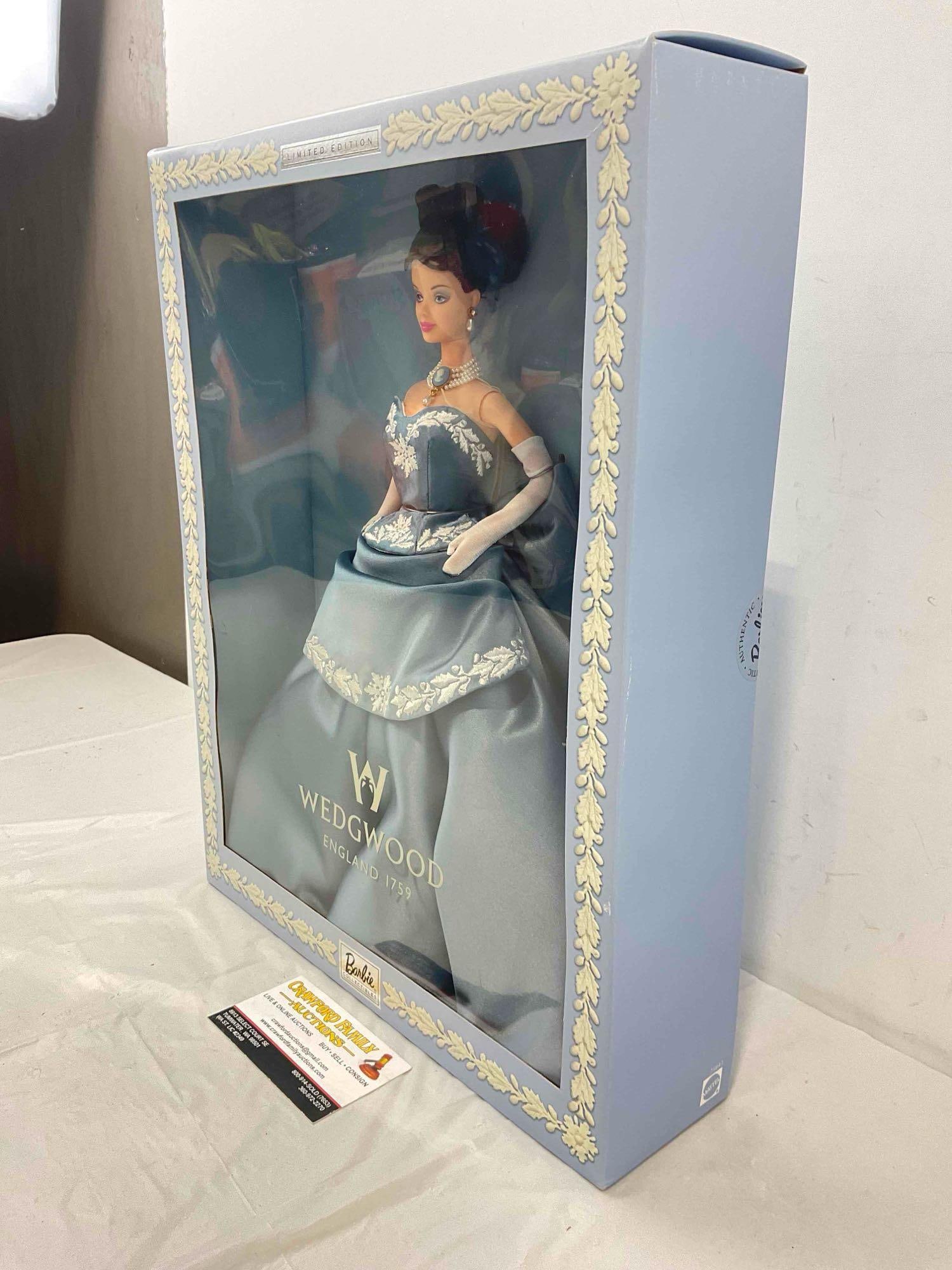 NIB Vintage 1999 Wedgwood Barbie Collectible Specialty Doll. Excellent Condition. See pics. - 2