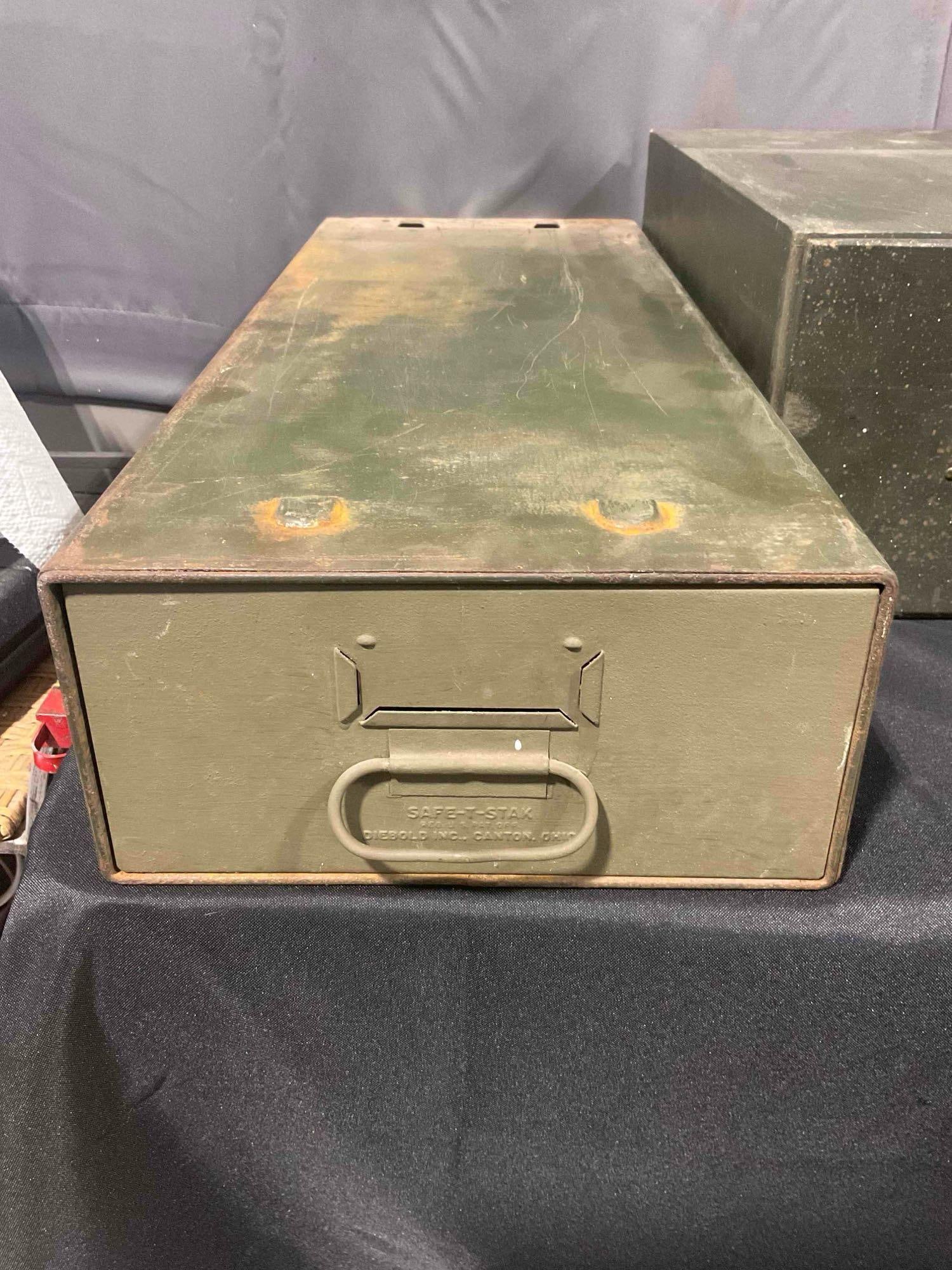 3 pcs Vintage Boxes, incl. 2x Metal & 1x Wood. Good Condition. See pics. - 3
