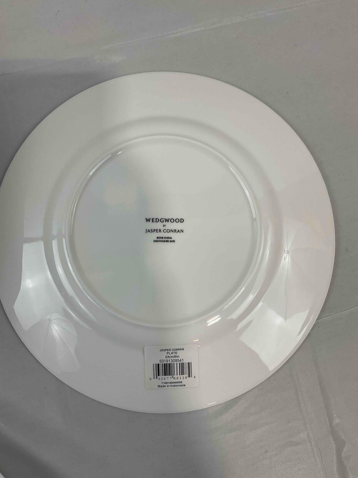 20 pcs Ceramic Plates, incl. 18x Wedgwood & 2x Villeroy & Boch. Very Good Condition. - 7