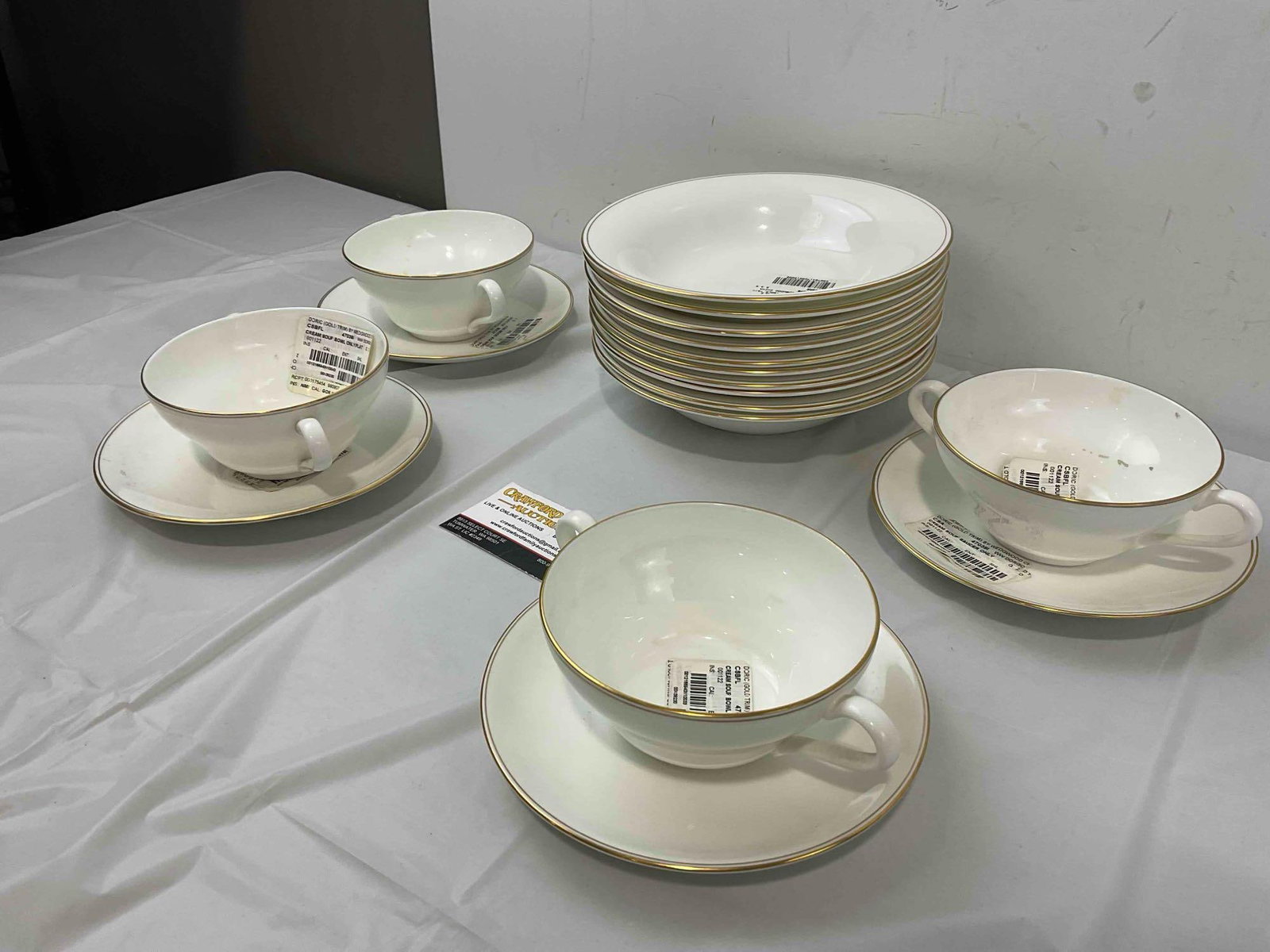 18 pcs Wedgwood White Bone China Dishes in Doric Pattern w/ Gold Trim. Very Good Condition. - 2