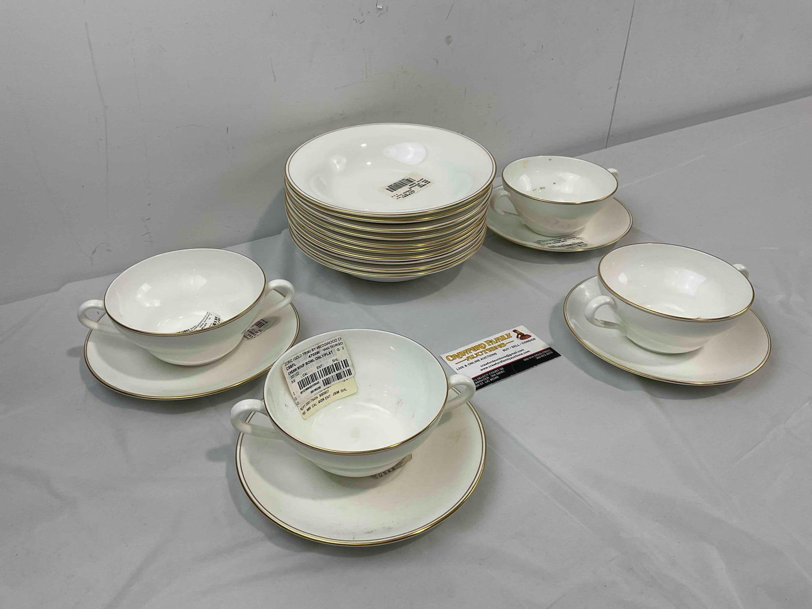 18 pcs Wedgwood White Bone China Dishes in Doric Pattern w/ Gold Trim. Very Good Condition. - 3