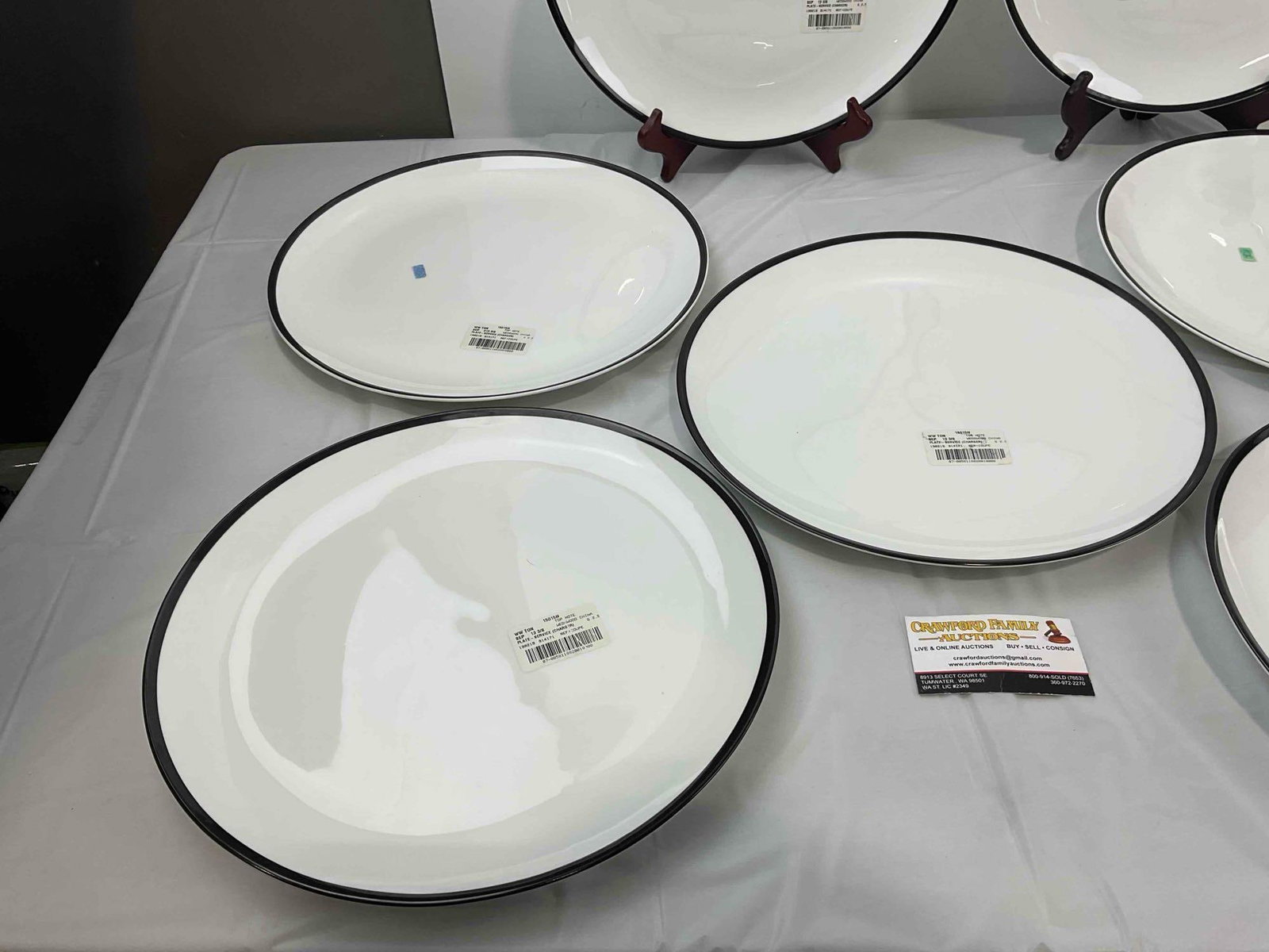 7 pcs Wedgwood Barbara Barry White & Black Ceramic Charger Plates in Top Note Pattern. - 4