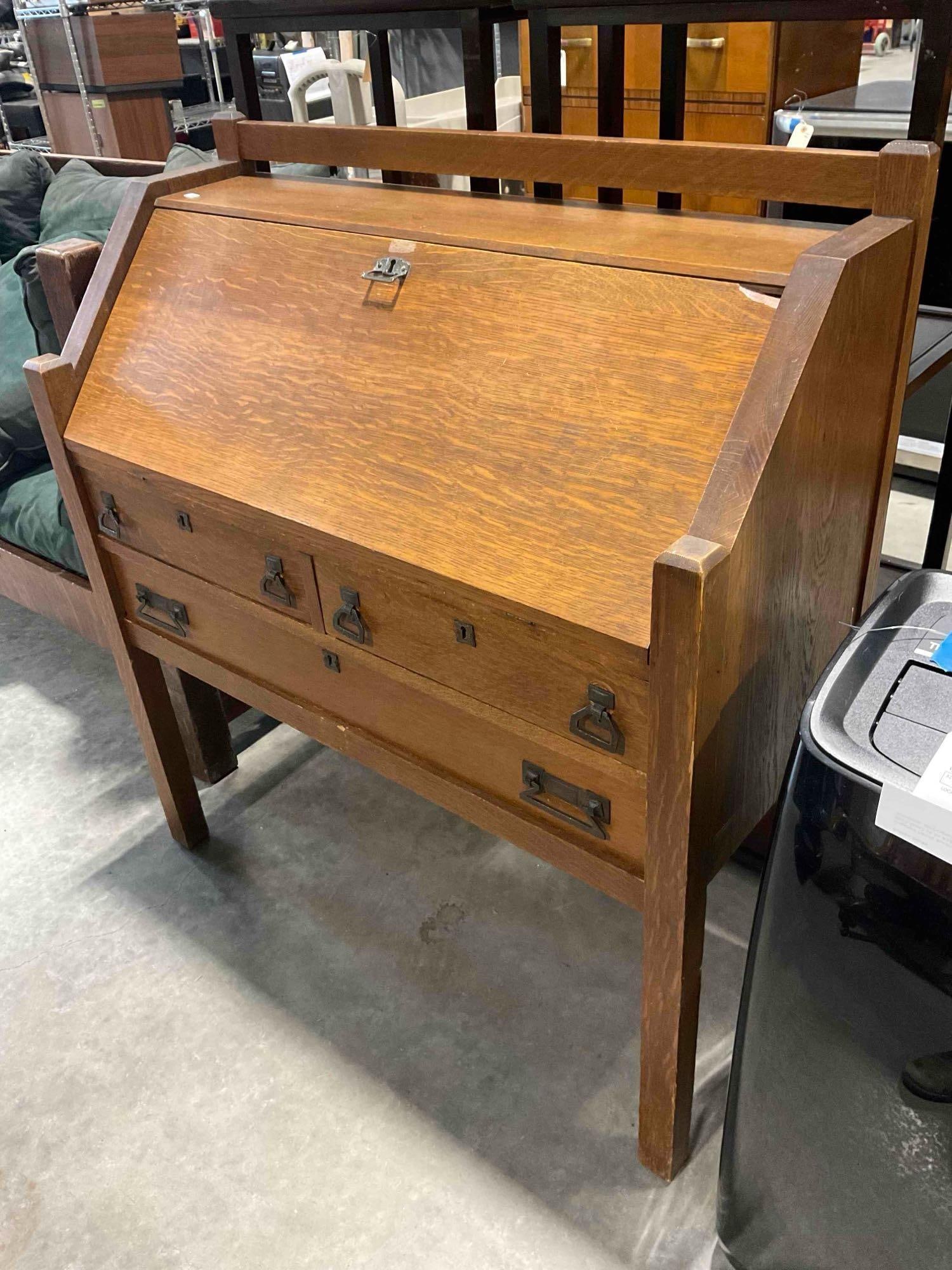 Antique Mission Style Slant Front Quarter Sawn Oak Slant Front Desk. Very Good Condition. - 2