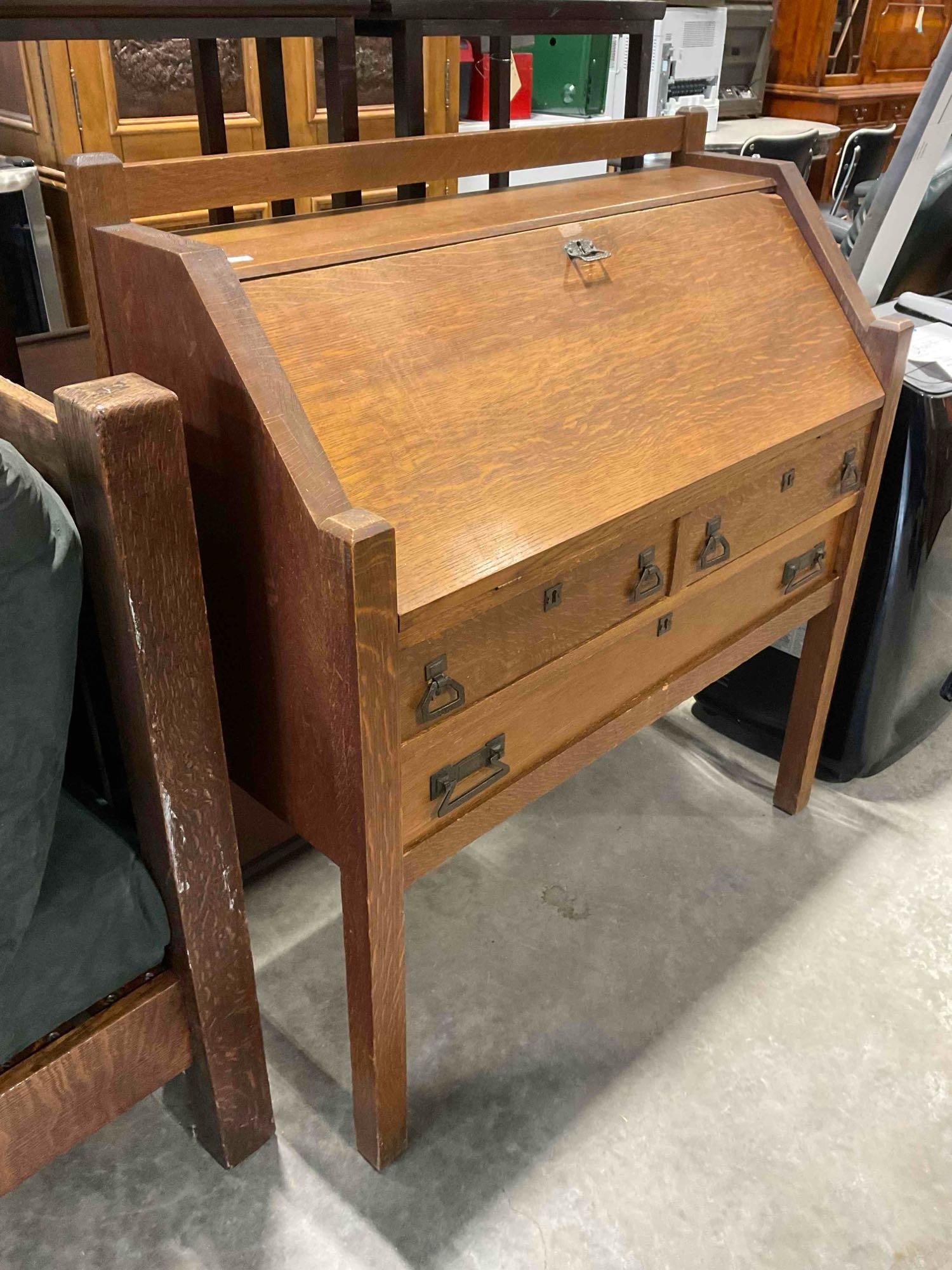 Antique Mission Style Slant Front Quarter Sawn Oak Slant Front Desk. Very Good Condition. - 4