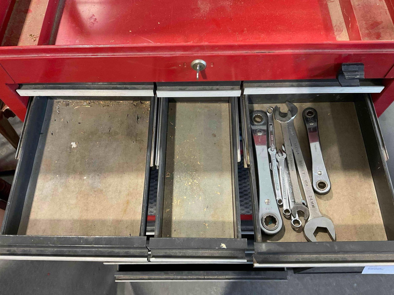 Red Metal Rolling Tool Chest w/ 13 Drawers, Keys & Contents. Good Condition. See pics. - 7