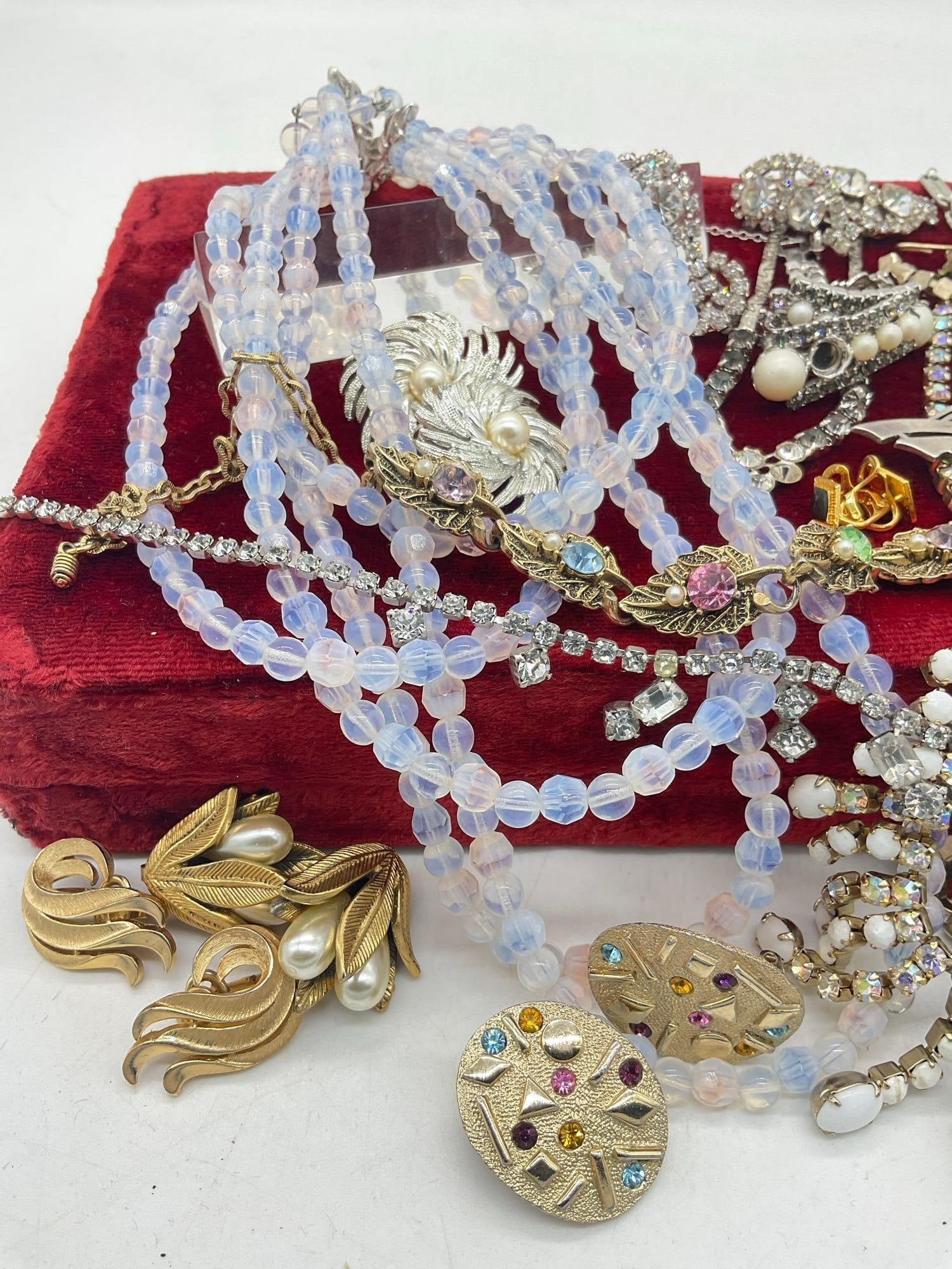 7x vintage MC multi colored Rhinestone, Gold & silver toned necklaces, Bracelets & earrings & sig... - 2