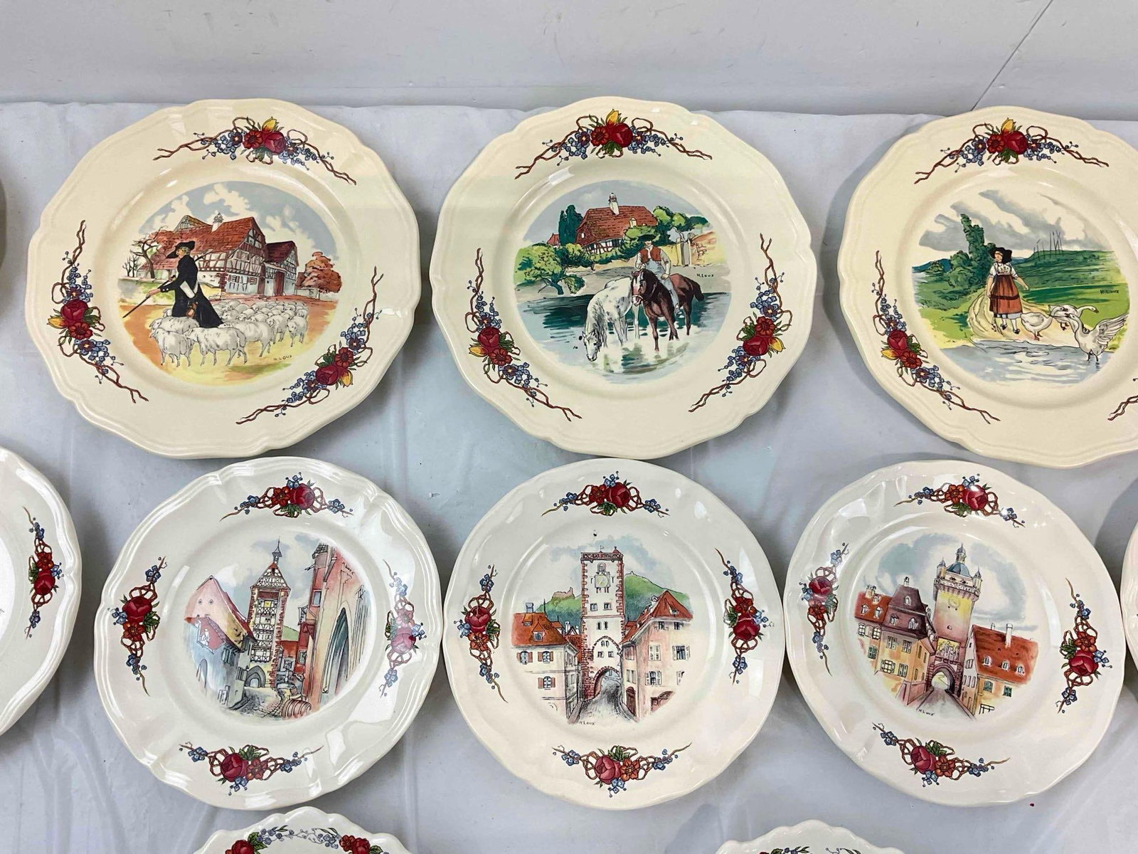 14 pcs Vintage Sarreguemines French Ceramic Plates in Obernai Pattern. See pics & description. - 4