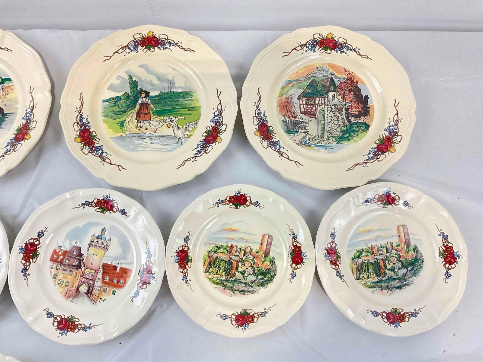14 pcs Vintage Sarreguemines French Ceramic Plates in Obernai Pattern. See pics & description. - 5