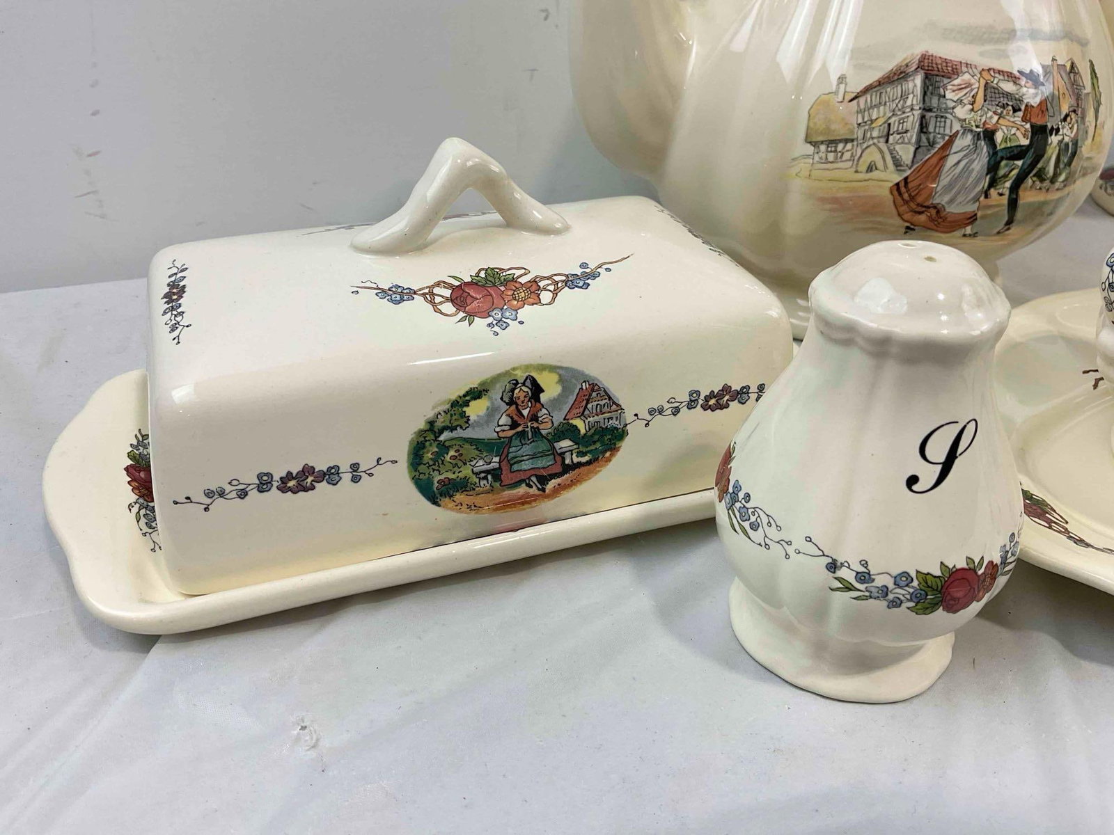 11 pcs Vintage Sarreguemines French Ceramic Dishes in Obernai Pattern. See pics and desc. - 2