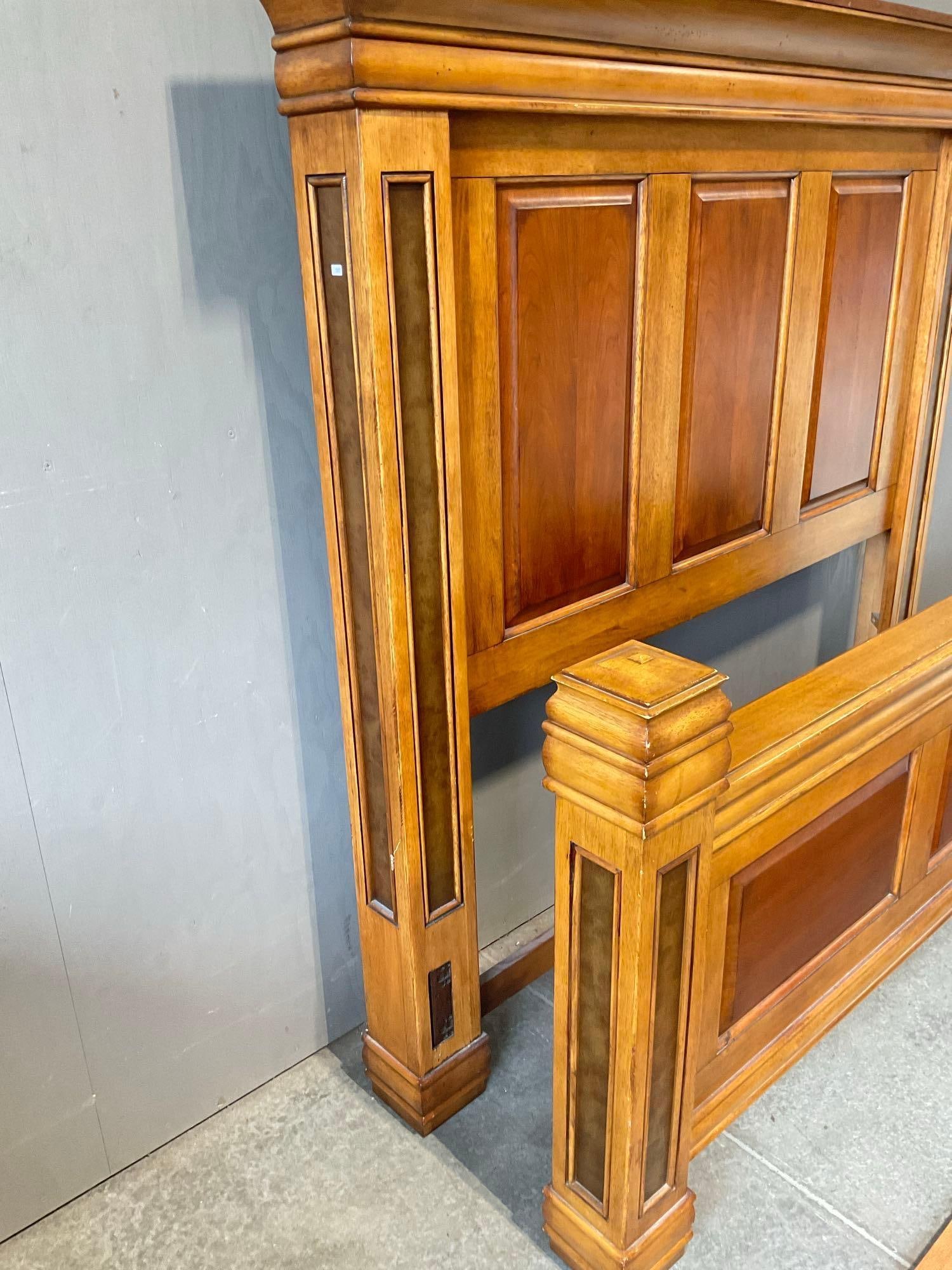 Large solid oak and maple two tone Queen bed frame incl. slats - fair to good cond - 2