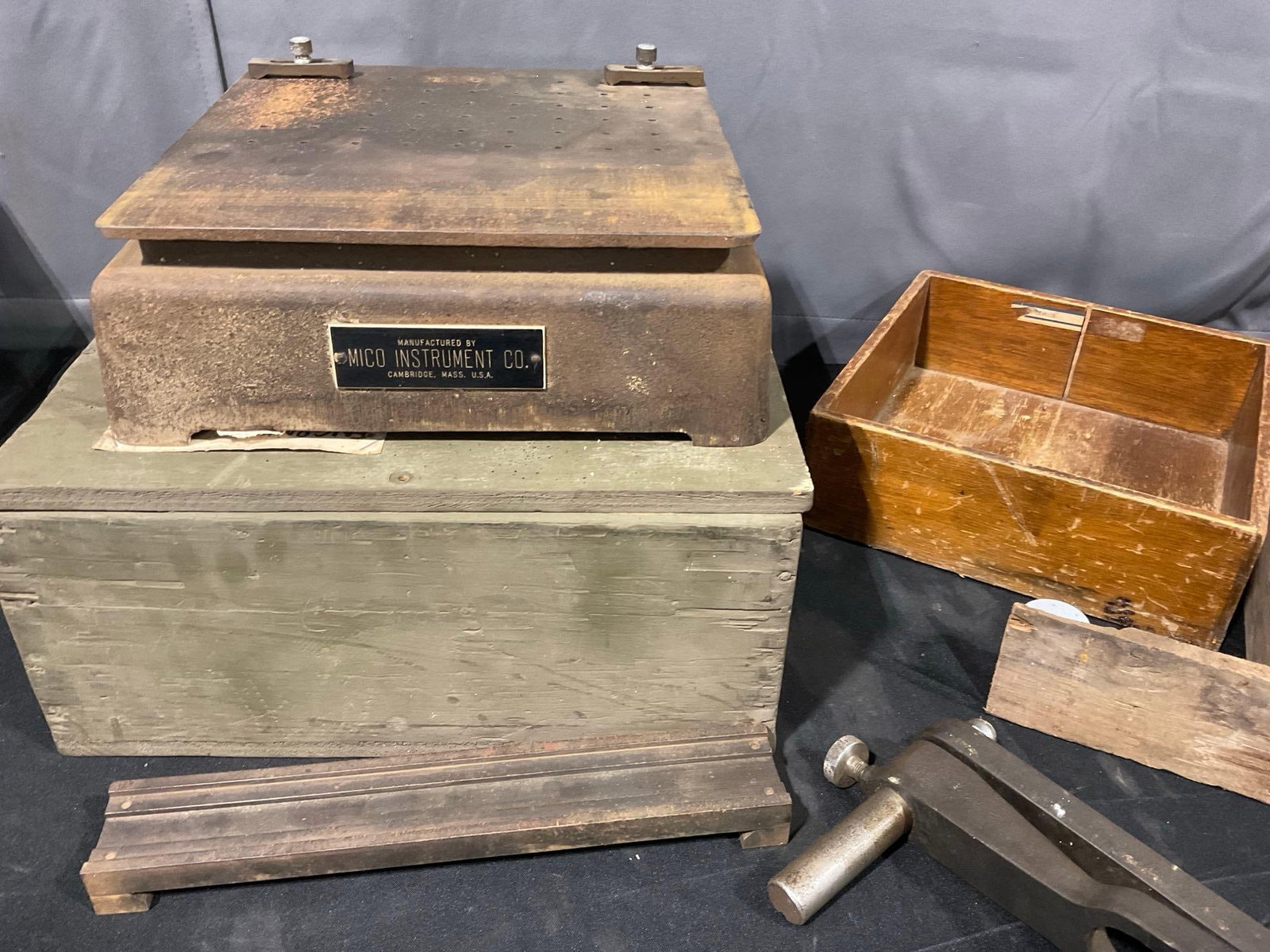 Heavy Cast Iron Mico Instrument #252 E.A. Kinsey Pantograph Engraving Machine - 4