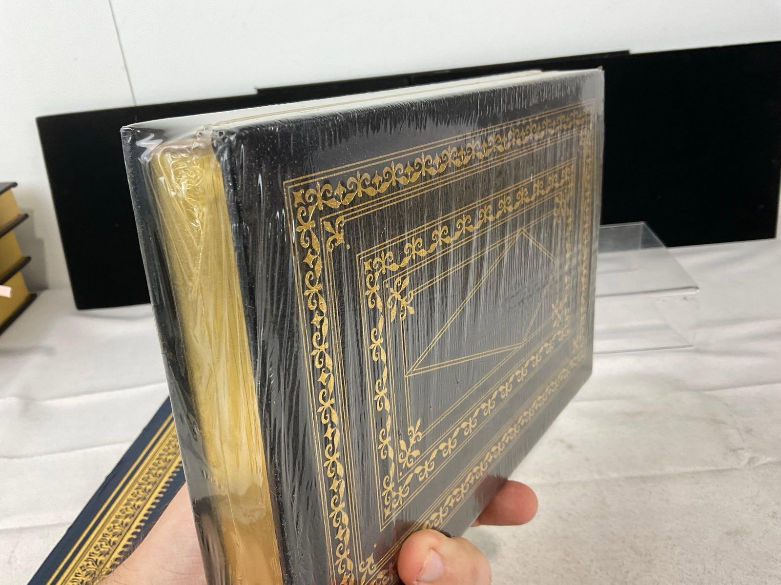 Pair of Easton Press Gold Leaf Hard Cover Books, Grimms Fairy Tales & Dracula by Bram Stoker - 7