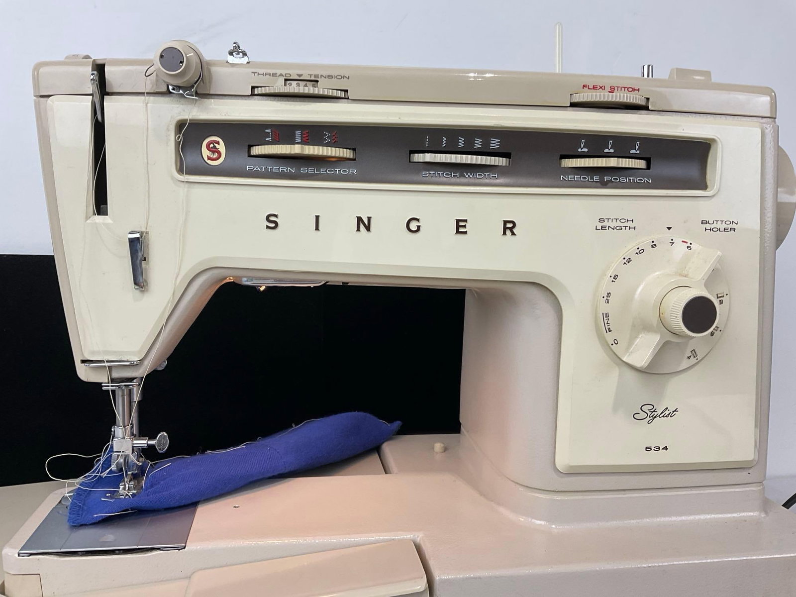 Singer Stylist 534 Sewing Machine, tested & working, w/pedal - 2