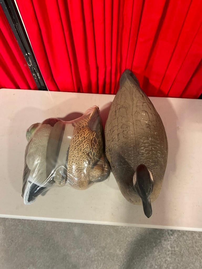 1x Goose Decoy Float and 2x Duck Decoys Still NIB Inc Carry Lite & Ducks Unlimited Brand - 4