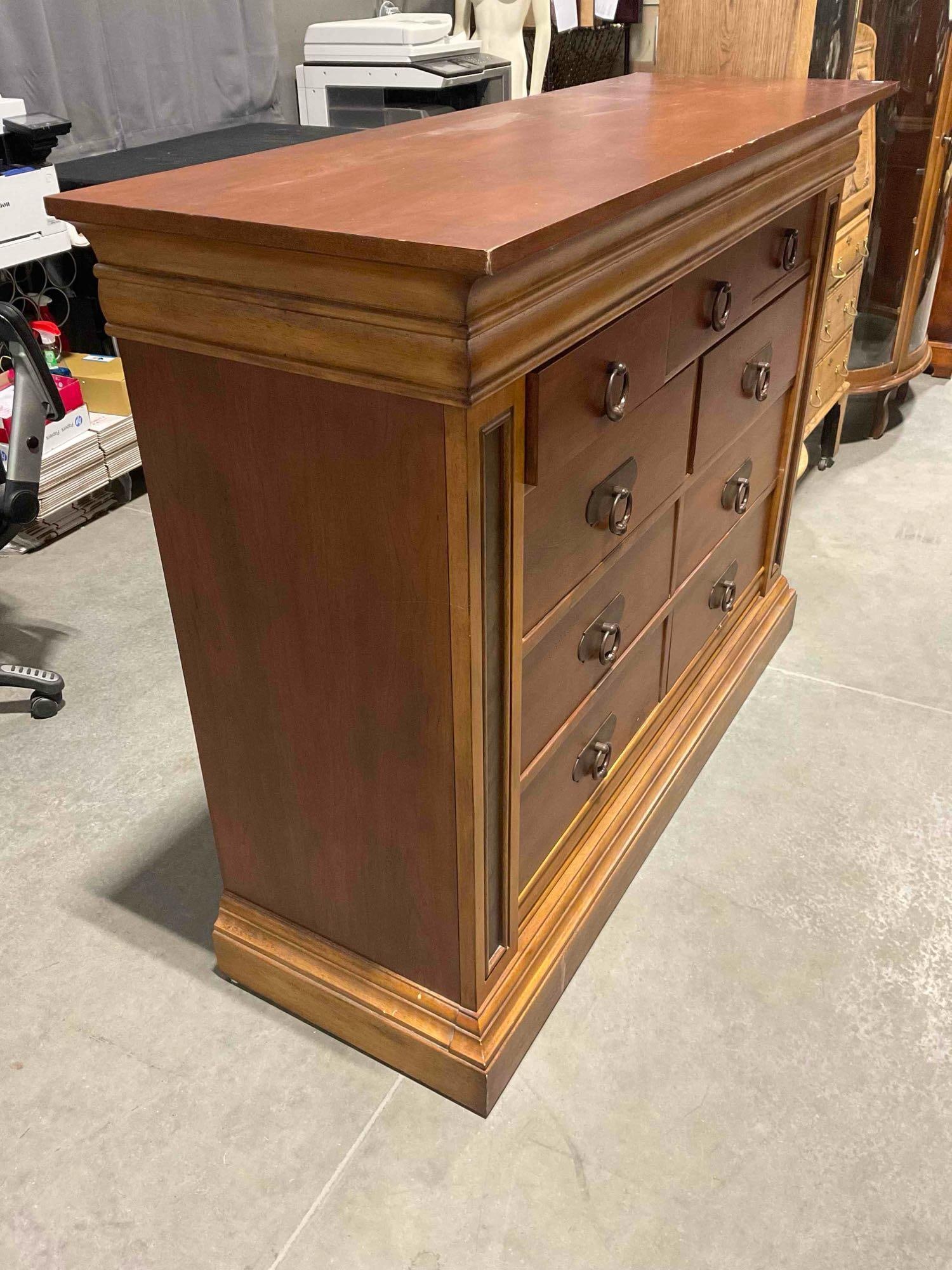 Klaussner "Dick Idol" Cherry / Maple finish Rustic Dresser w/ 9 Drawers. Very Good Condition. - 2