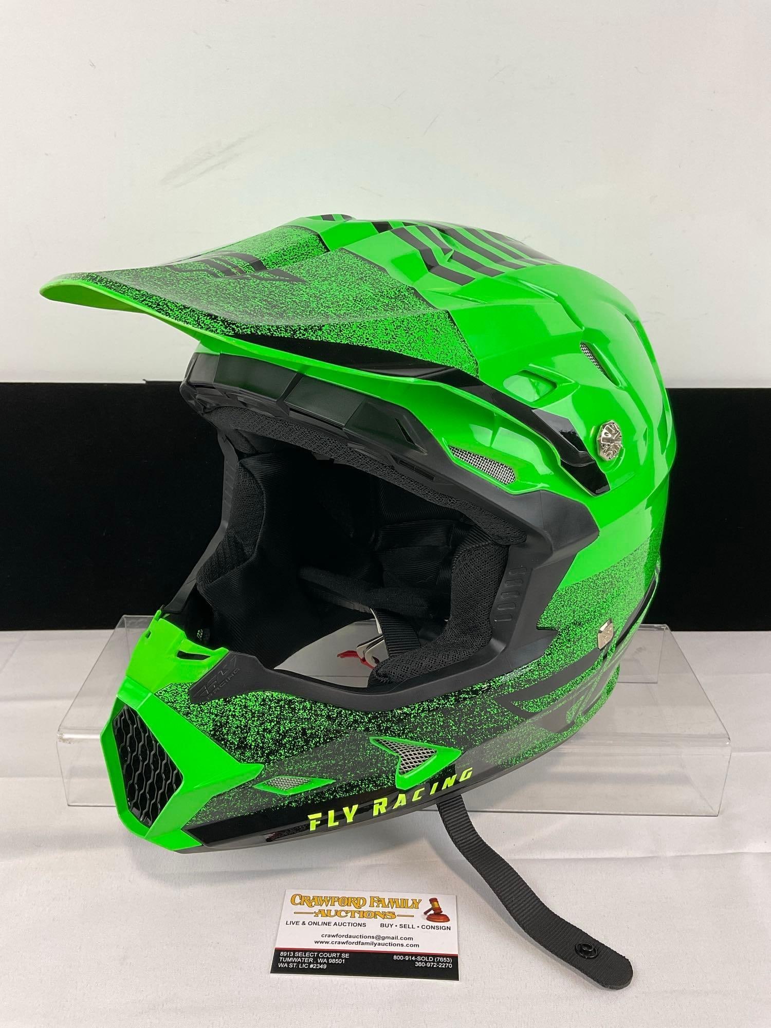 Fly Racing Toxin MIPS Embargo Motorcycle Helmet, Green & Black, Size 2XL: Appears to be in good shape. The piece measures approx 12h x 16w x 11d inches. See pics. E-5910