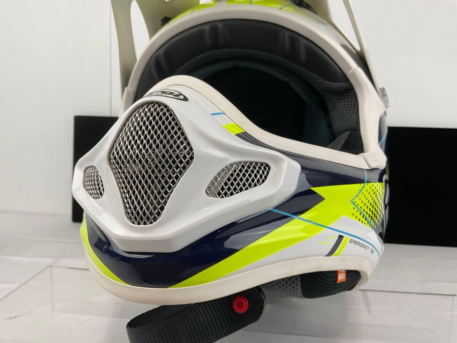 Arai VX-Pro4 Resolute MX Offroad Helmet in Resolute Yellow, size XL - 6