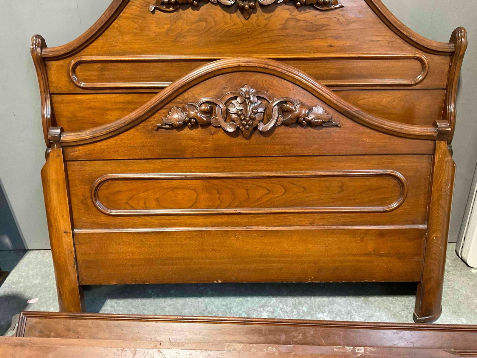 Sweet Antique Mahogany Wood Full Bed Frame w/ Carved Grape Motif. Good Condition. See pics. - 5