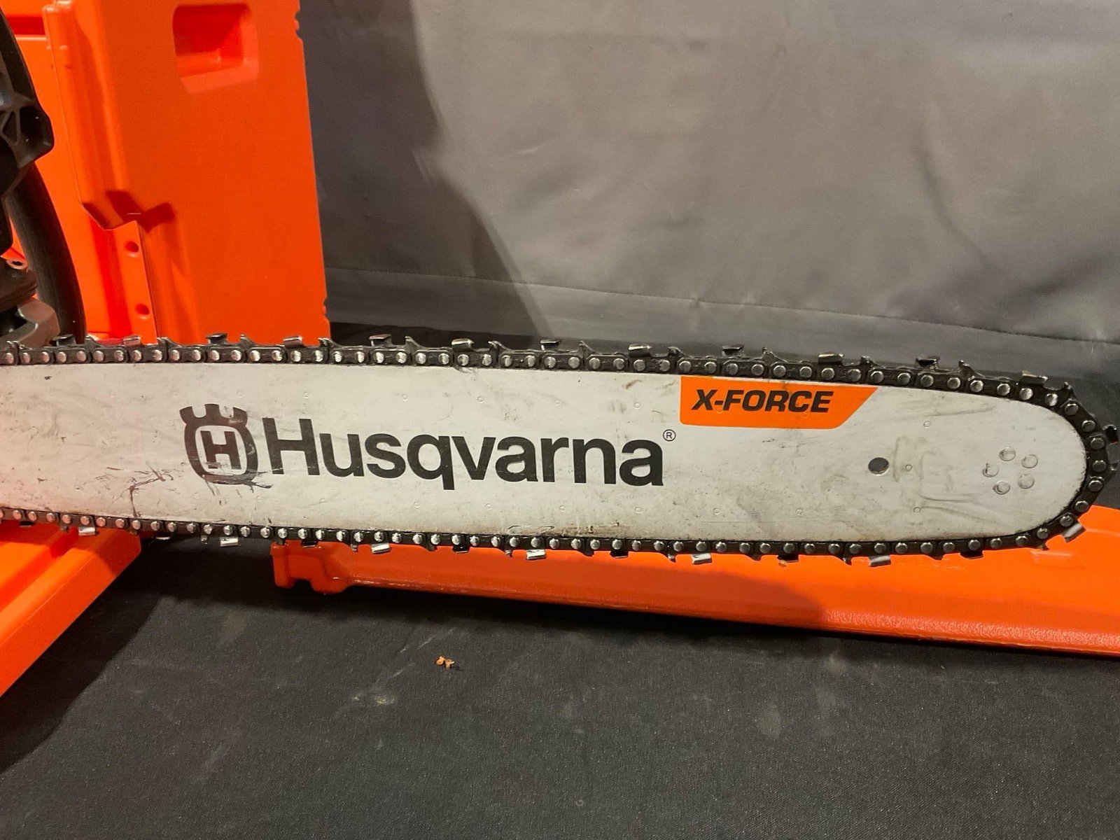Husqvarna AutoTune 550XP Mark II Chainsaw, 50cc engine, X-Force Blade w/case - 2