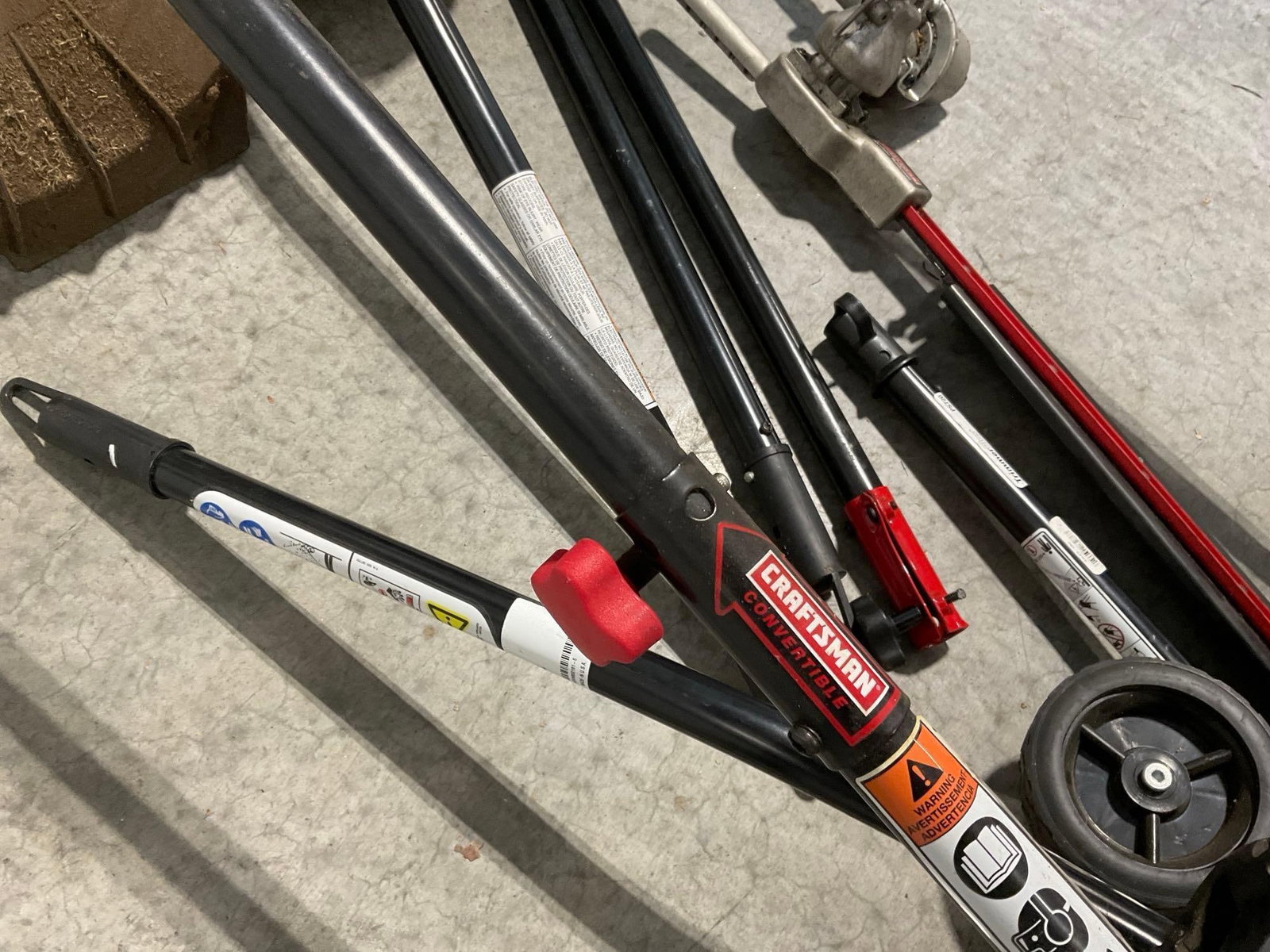 Craftsman Speed Start Weedwacker, Gas Trimmer, w/many attachments, Limber, Mulcher, Edger & more - 6