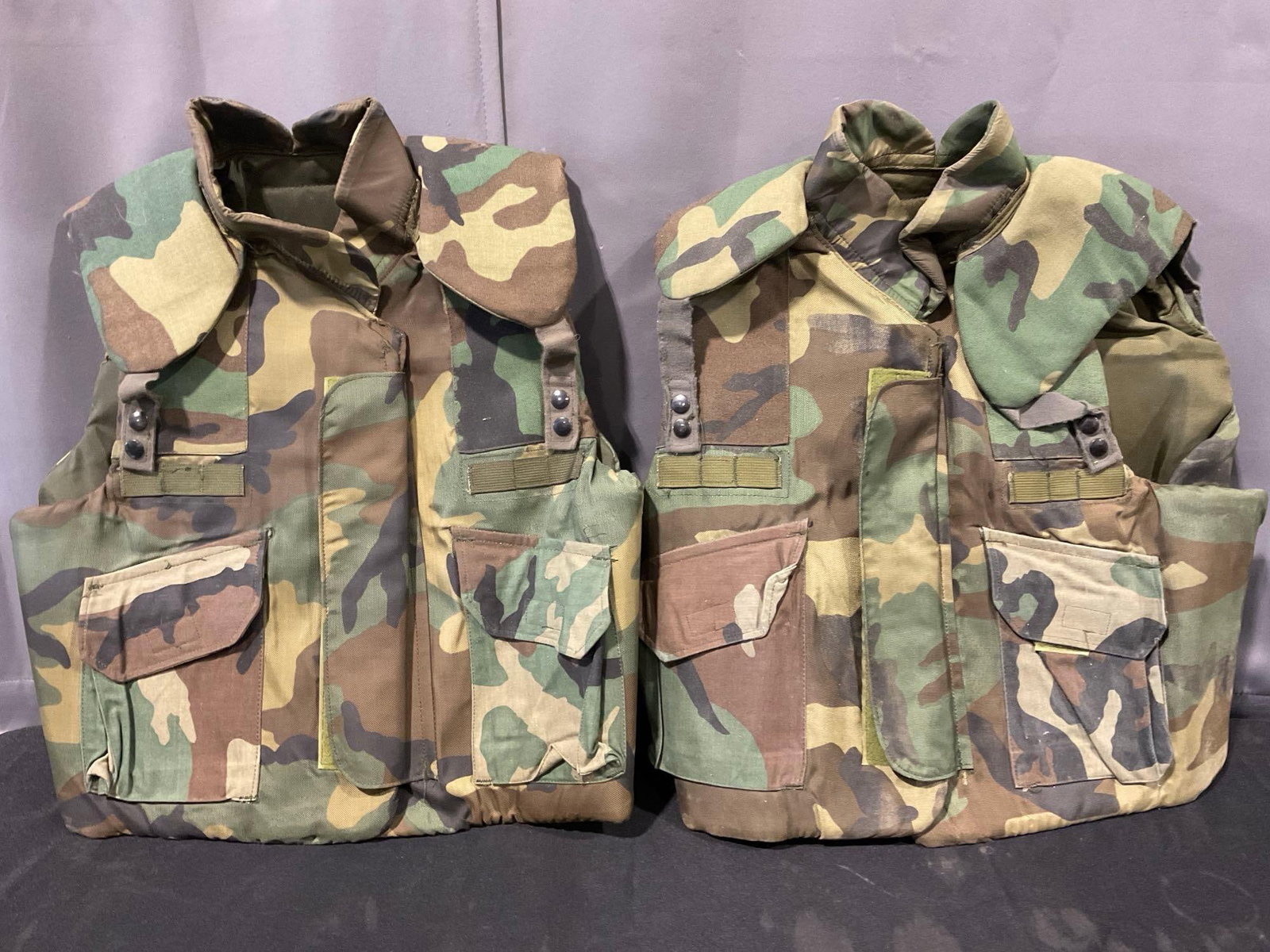 Pair of Fragmentation Protective Vest Body Armors, Size Medium, 37-41 inch chest: Appears to be in good shape. The piece measures approx 25h x 21w x 5d inches. See pics. E-5600