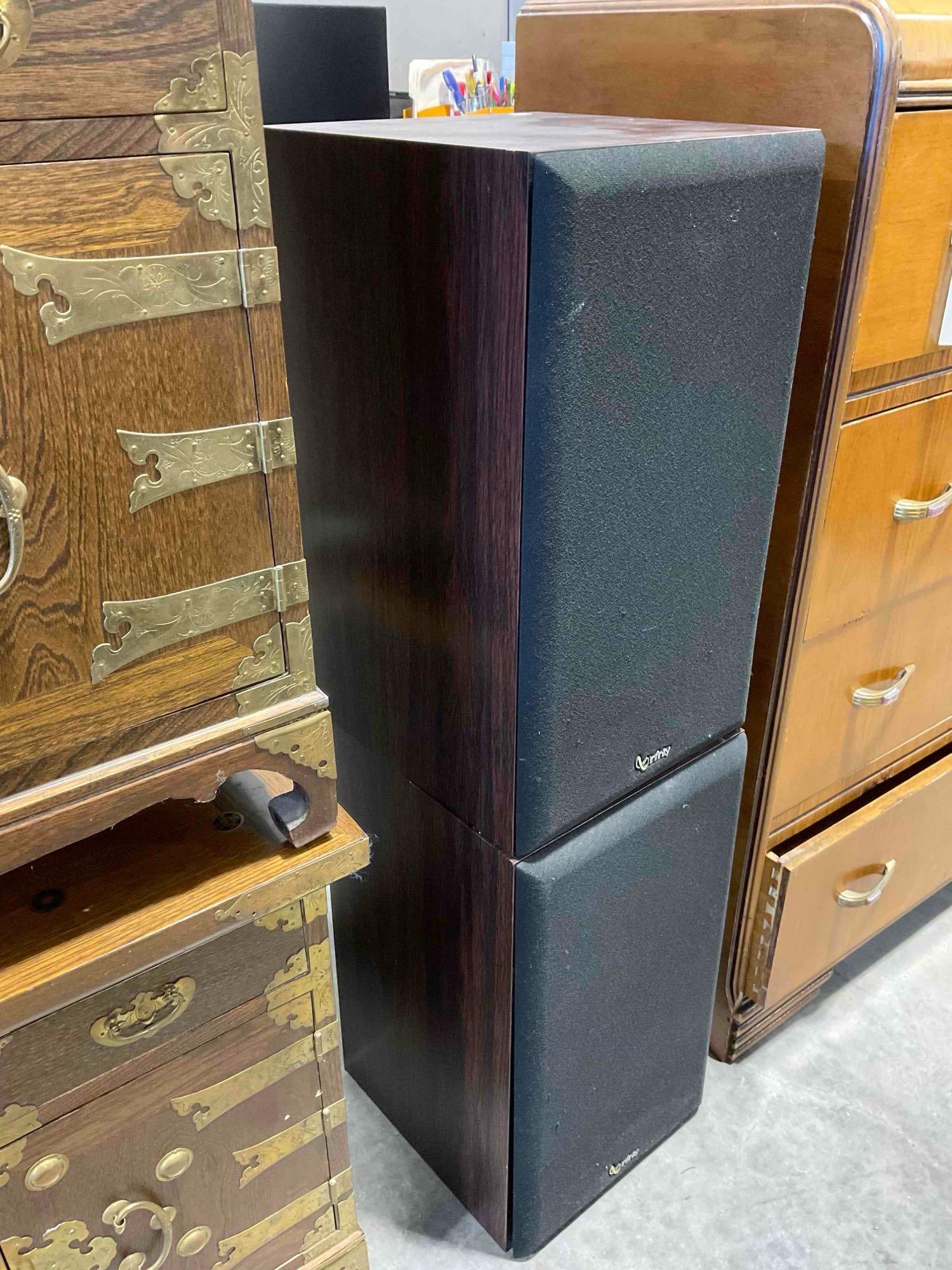 Pair of Vintage Infinity SM 102 Floor Speakers. Untested, As Is. See pics. - 2