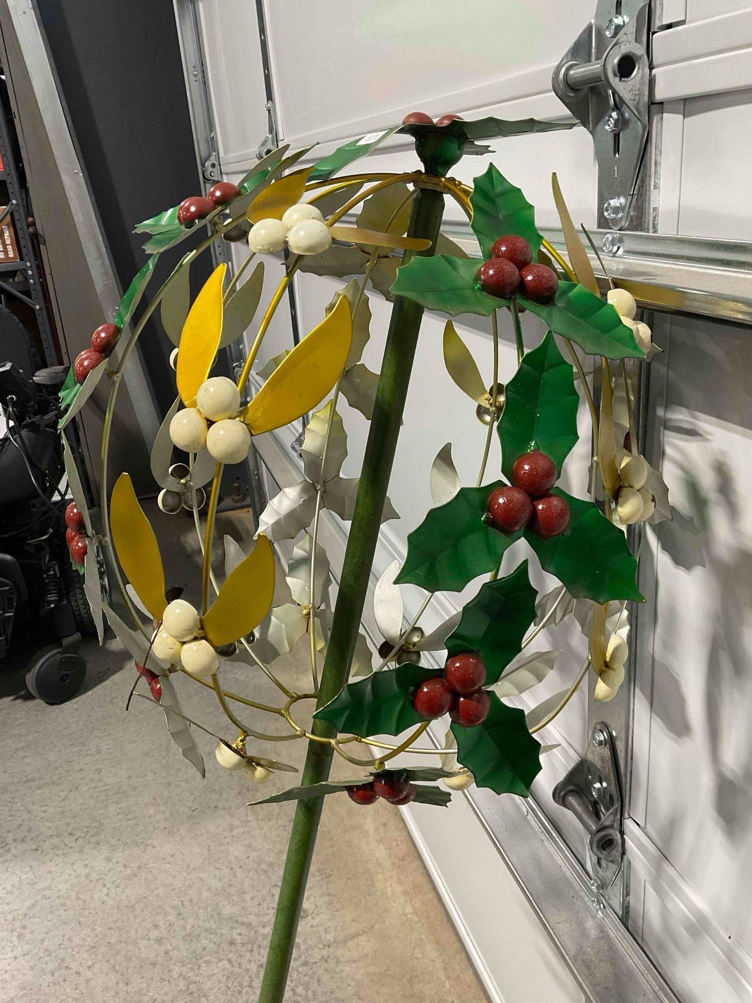 Metal Yard Art Lawn Decoration Whirligig w/ Christmas Holly & Mistletoe Design. See pics. - 3