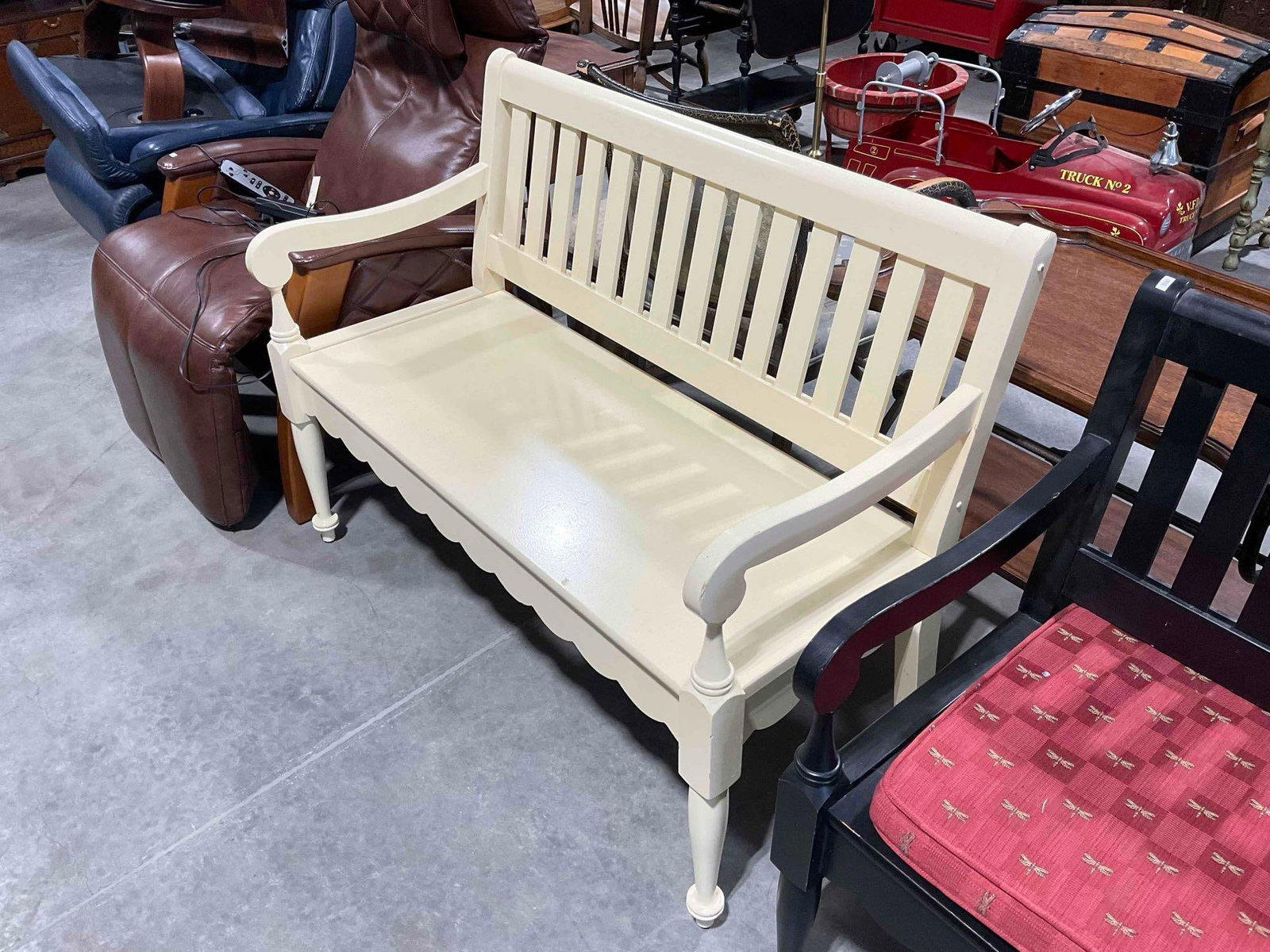 Riverside Furniture Sweet Ivory Painted Wooden 2-Seat Bench. Good Condition. See pics. - 2
