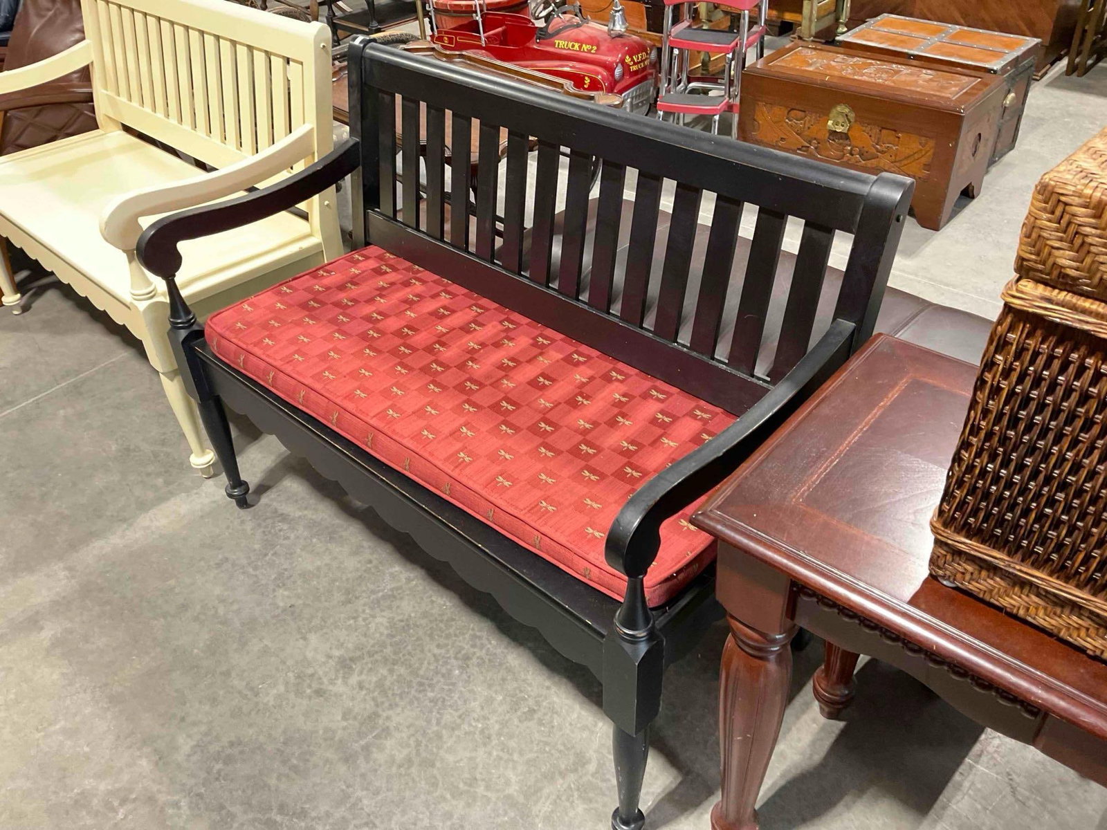 Riverside Furniture Black Painted Wooden 2-Seat Bench w/ Red Seat Cushion. Good Condition. - 2