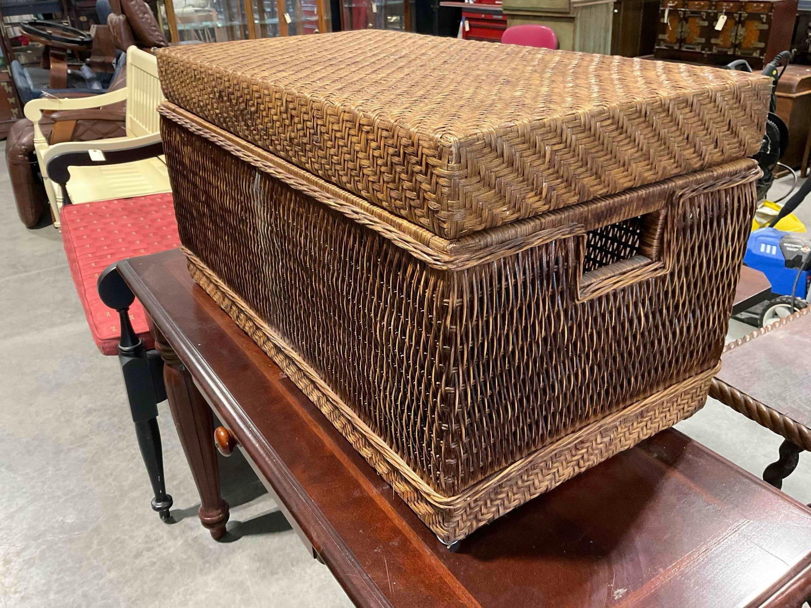 Vintage Woven Wicker Blank Chest Trunk. Fair Condition. See pics. - 3