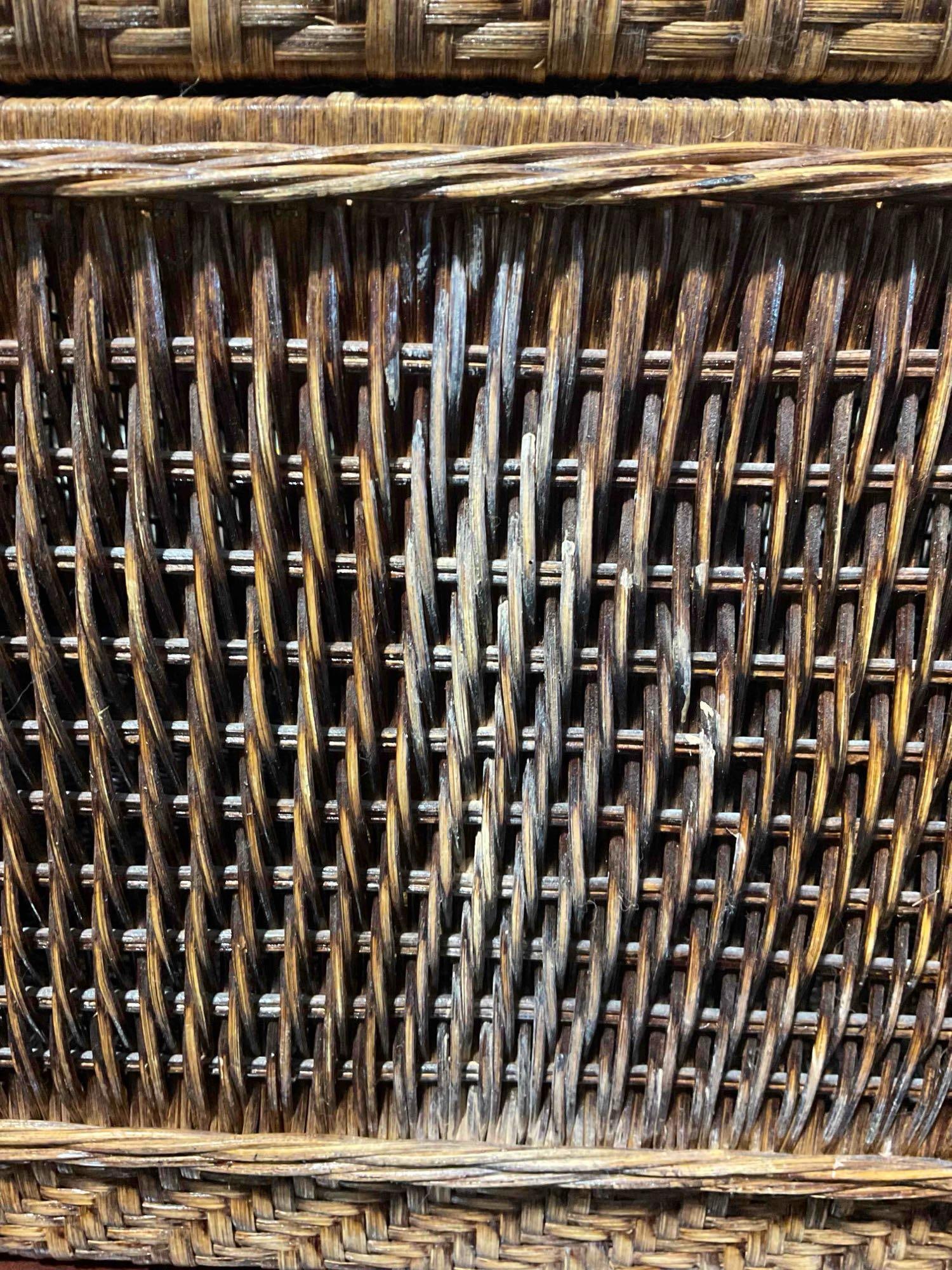 Vintage Woven Wicker Blank Chest Trunk. Fair Condition. See pics. - 4