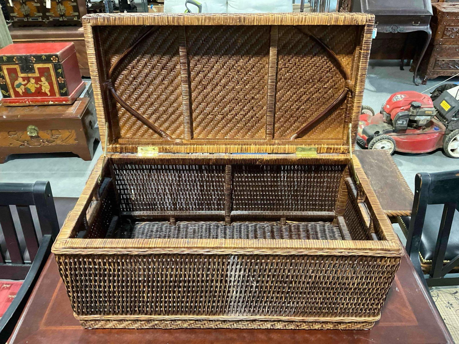 Vintage Woven Wicker Blank Chest Trunk. Fair Condition. See pics. - 5