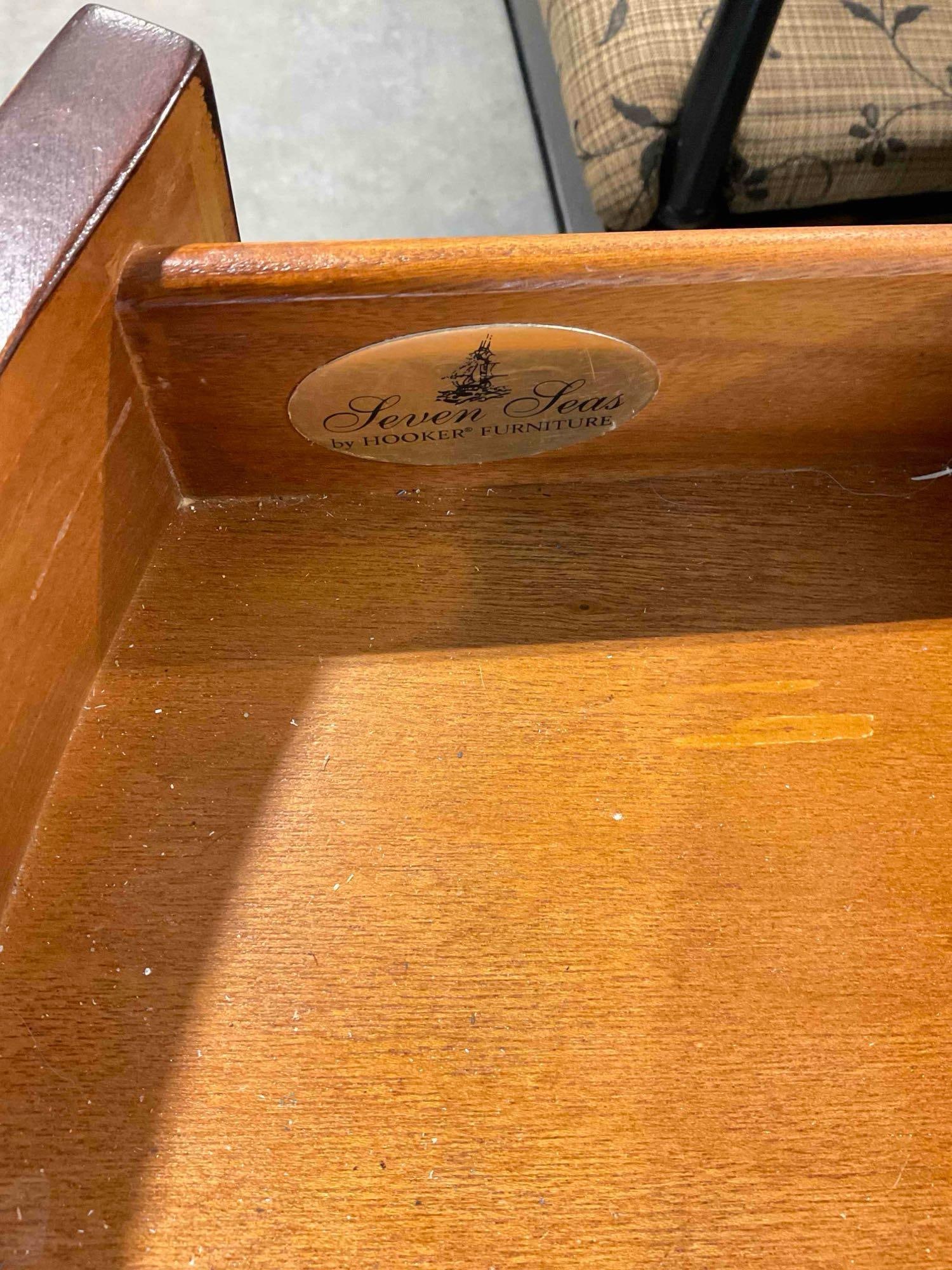 Seven Seas by Hooker Furniture Vintage Style Mahogany Wood Finish Oblong Writing Desk. See pics. - 6